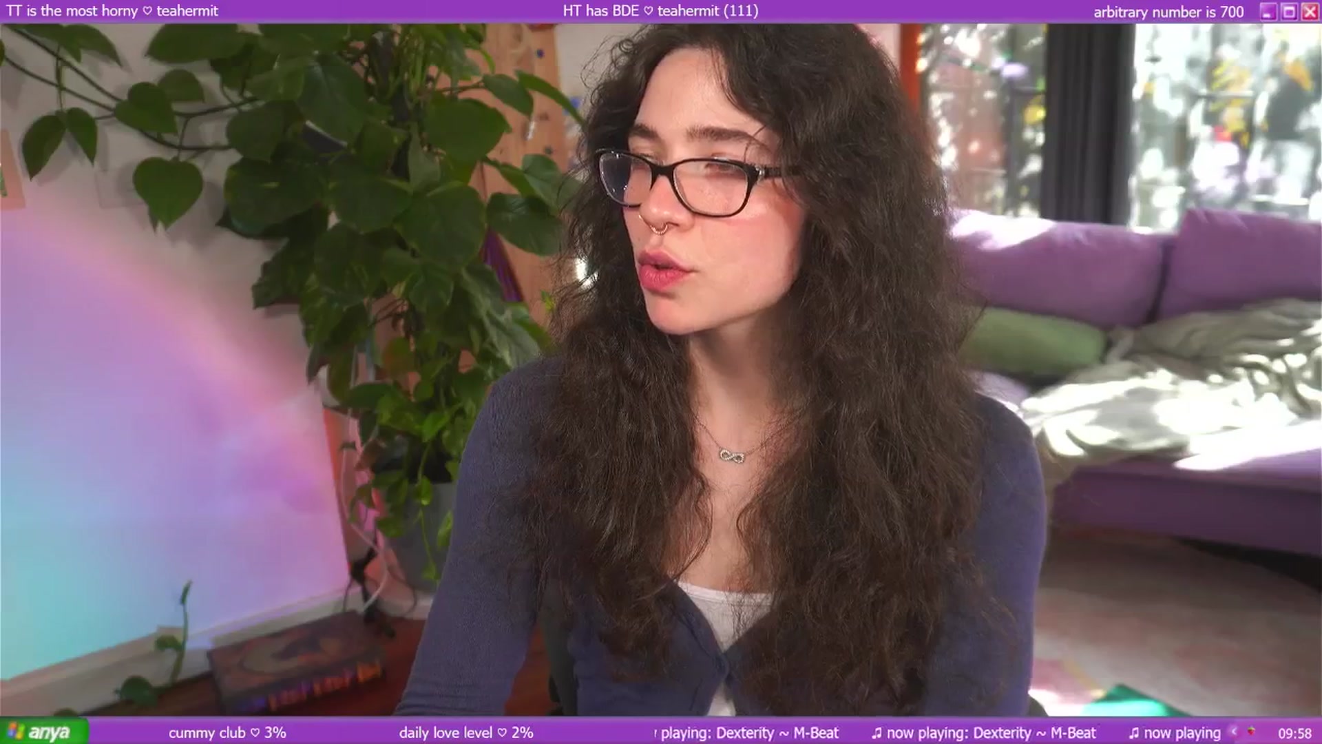 Gallery image thumbnail from afterglow's myfreecams stream on, 04/17/2025, 01:22 image 11 of 20