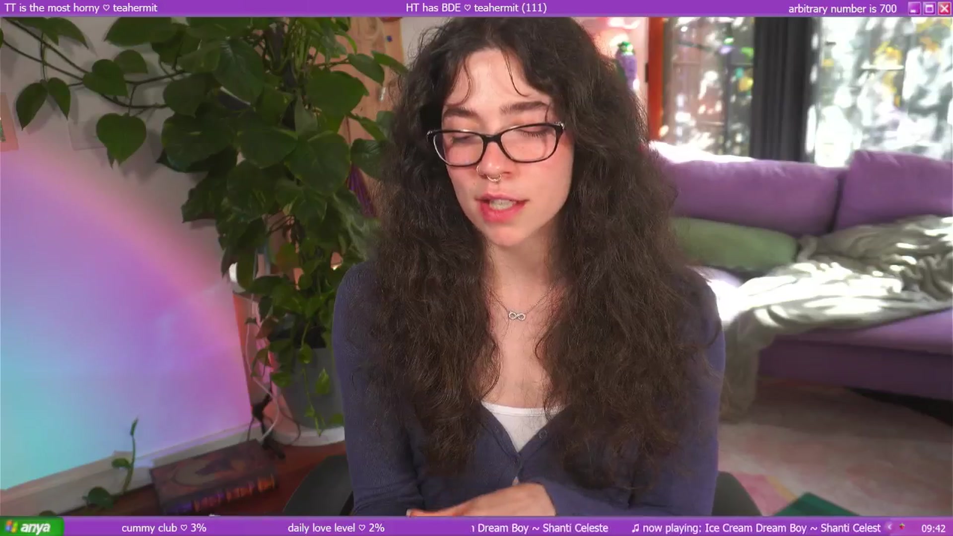 Gallery image thumbnail from afterglow's myfreecams stream on, 04/17/2025, 01:22 image 9 of 20