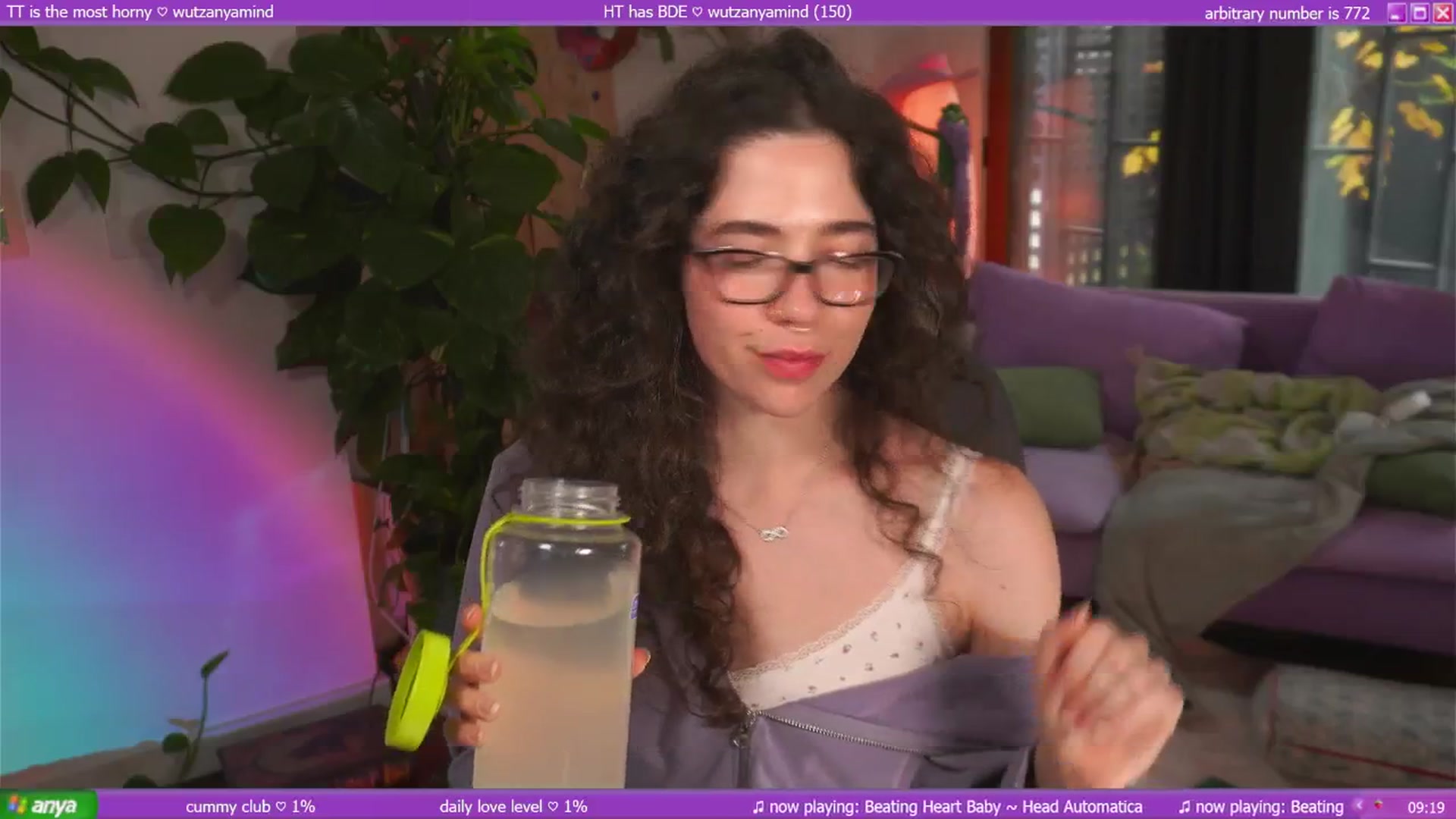Gallery image thumbnail from afterglow's myfreecams stream on, 04/19/2025, 02:06 image 7 of 20
