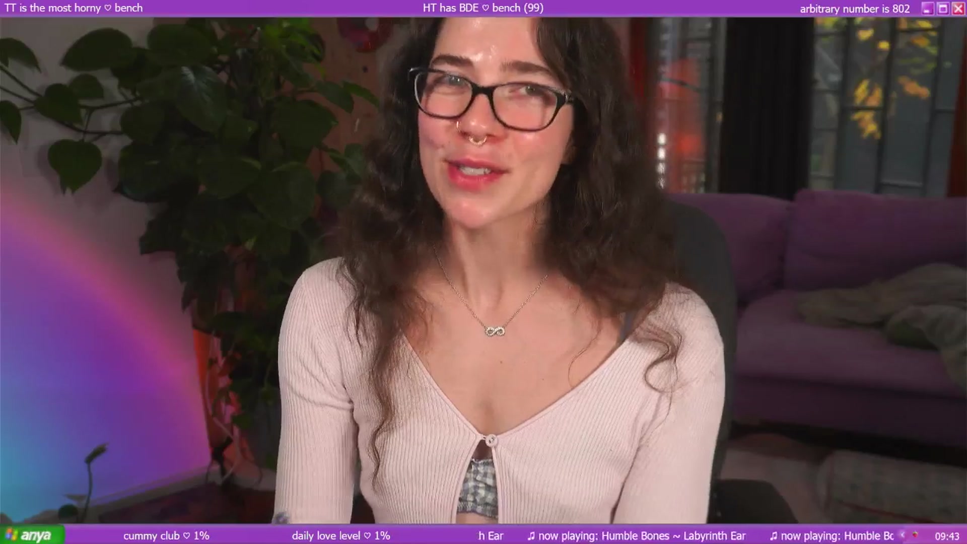 Gallery image thumbnail from afterglow's myfreecams stream on, 04/20/2025, 24:03 image 18 of 20