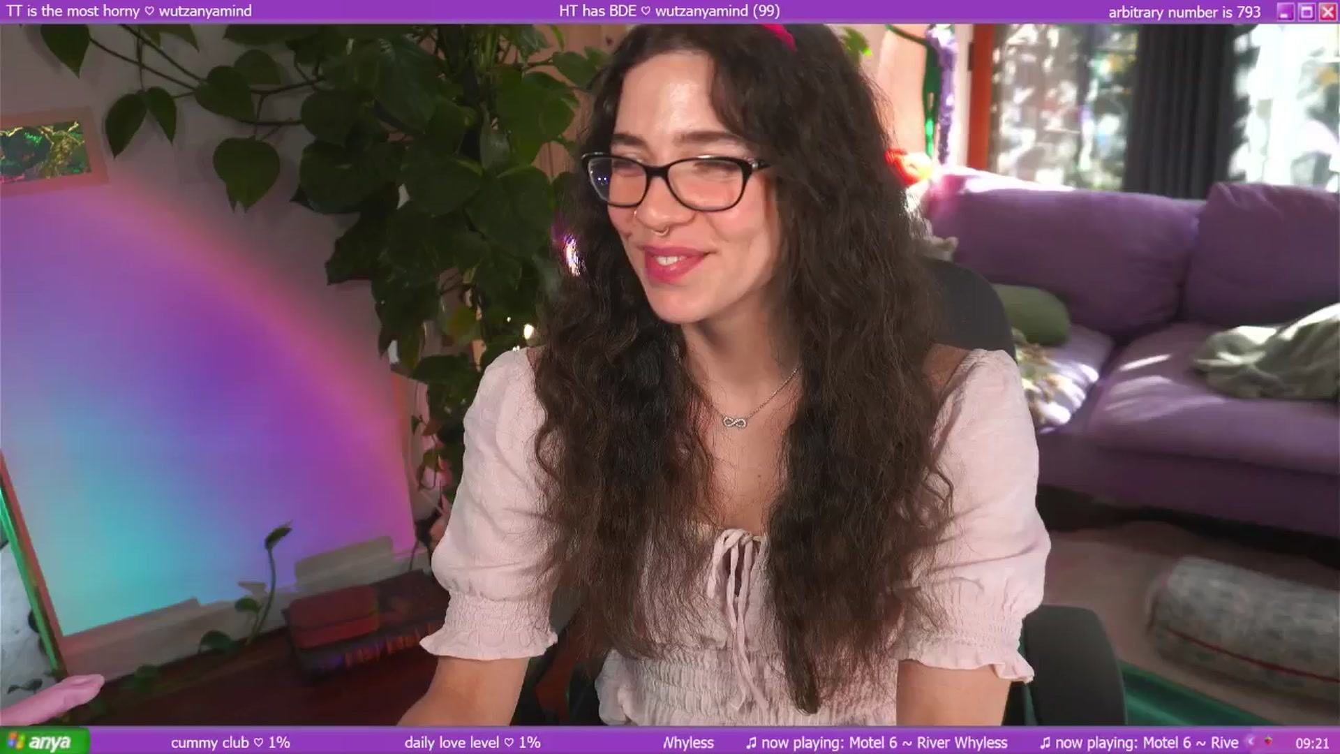 Gallery image thumbnail from afterglow's myfreecams stream on, 04/21/2025, 24:02 image 13 of 20