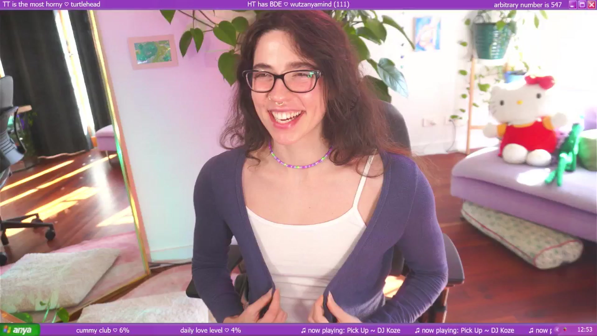 Gallery image thumbnail from afterglow's myfreecams stream on, 05/26/2025, 06:05 image 8 of 20