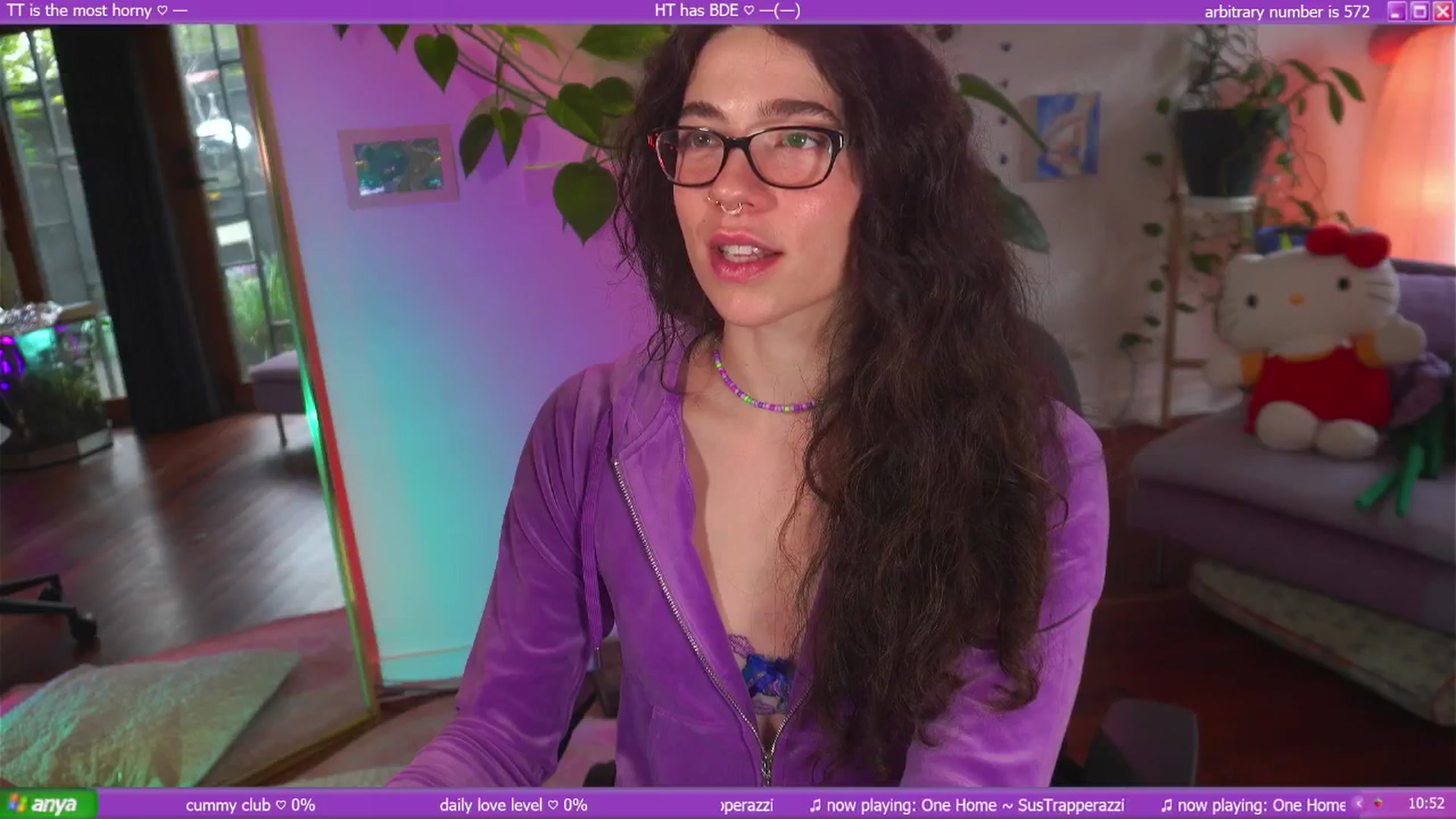 Gallery image thumbnail from afterglow's myfreecams stream on, 05/28/2025, 04:30 image 3 of 20