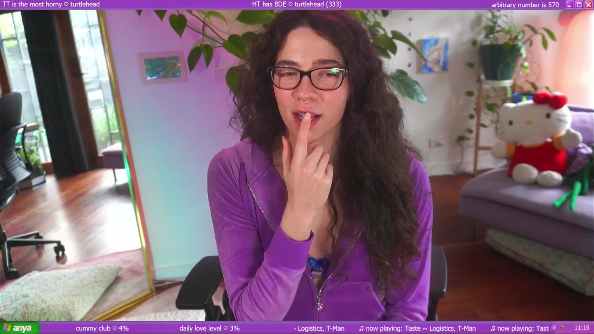 Gallery image thumbnail from afterglow's myfreecams stream on, 05/28/2025, 04:30 image 5 of 20