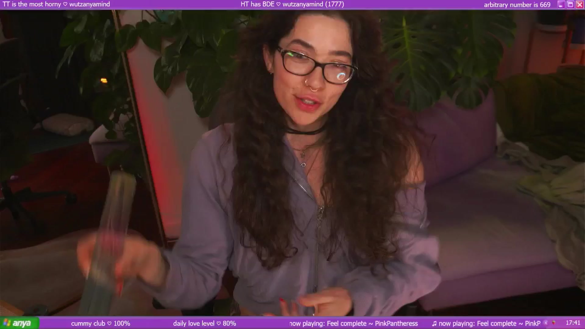 Gallery image thumbnail from afterglow's myfreecams stream on, 06/21/2025, 07:50 image 16 of 20