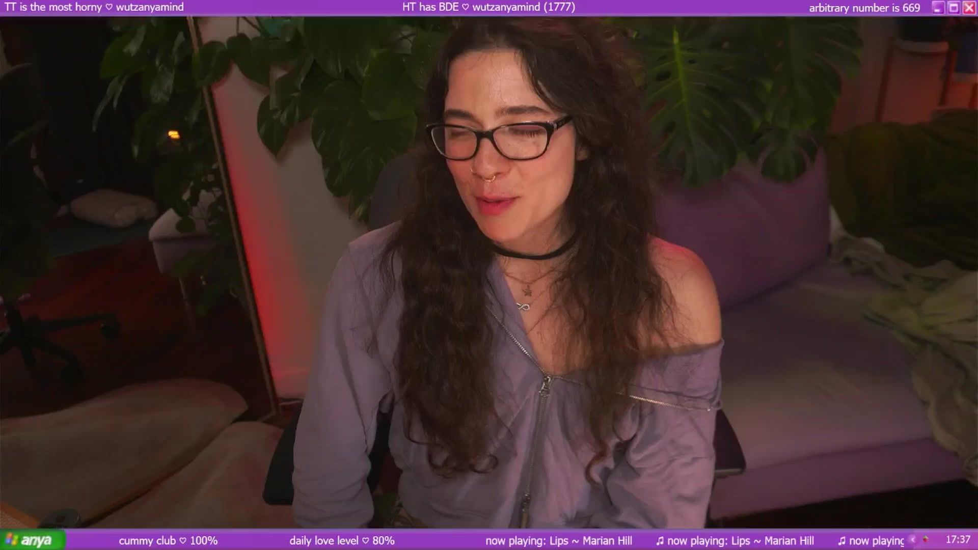 Gallery image thumbnail from afterglow's myfreecams stream on, 06/21/2025, 07:50 image 13 of 20