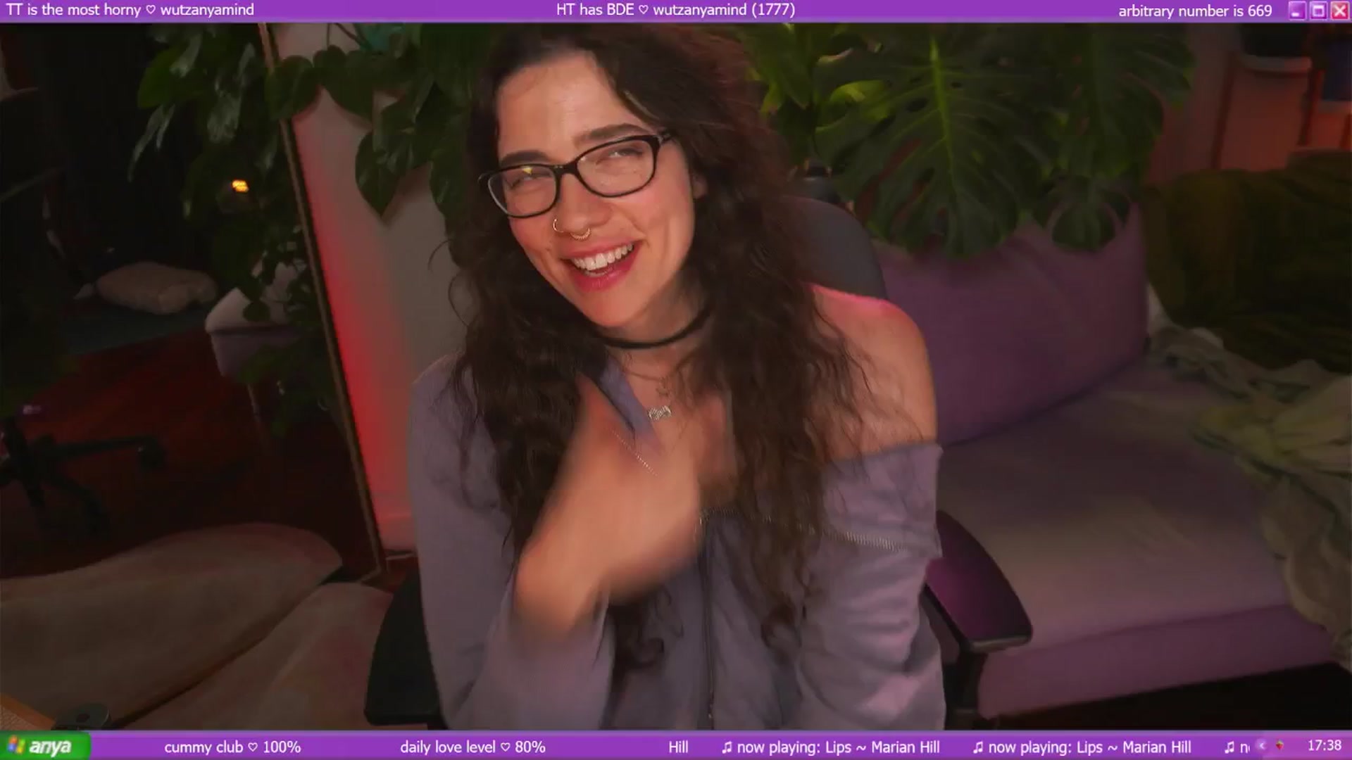 Gallery image thumbnail from afterglow's myfreecams stream on, 06/21/2025, 07:50 image 14 of 20