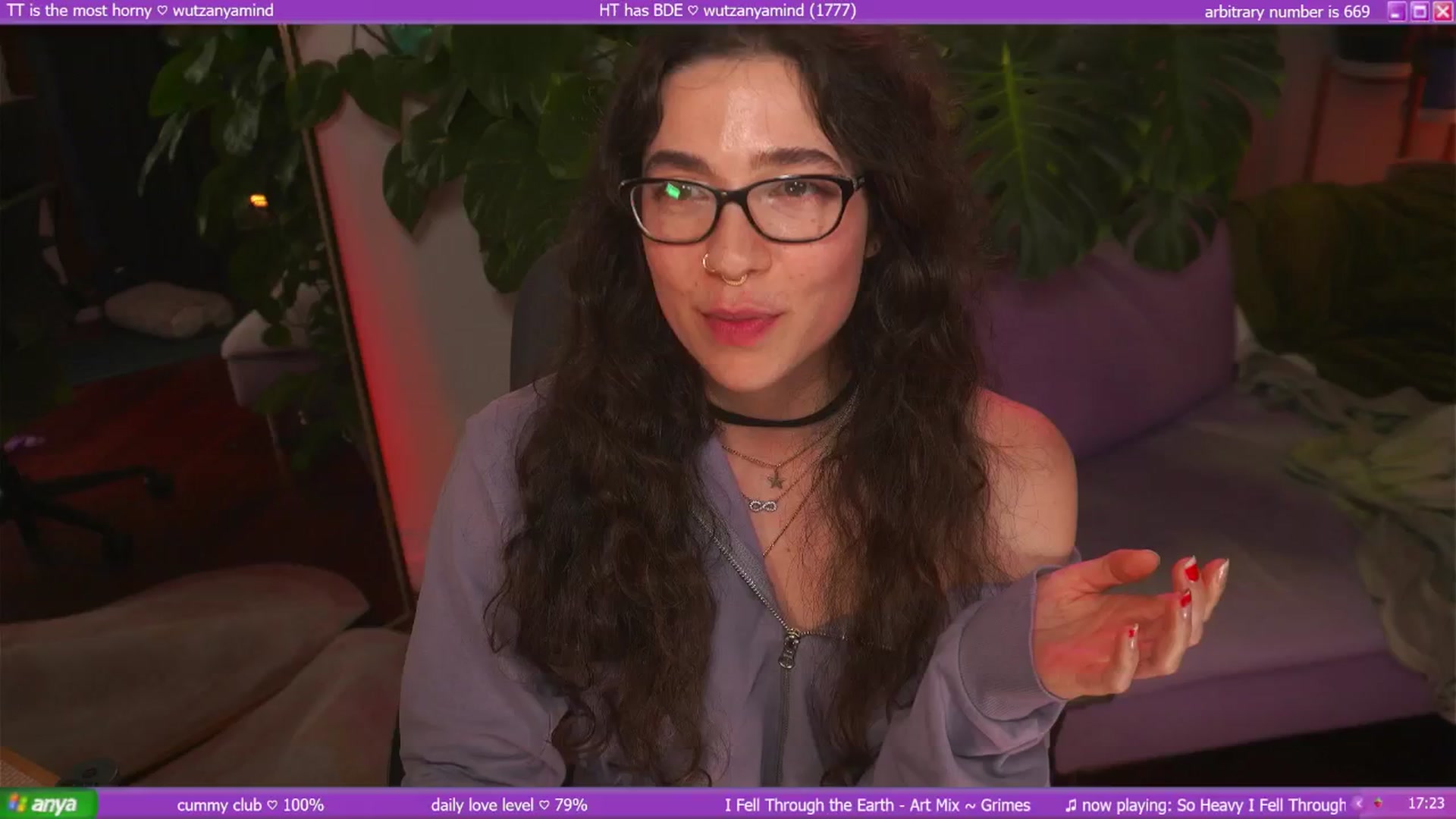 Gallery image thumbnail from afterglow's myfreecams stream on, 06/21/2025, 07:50 image 4 of 20