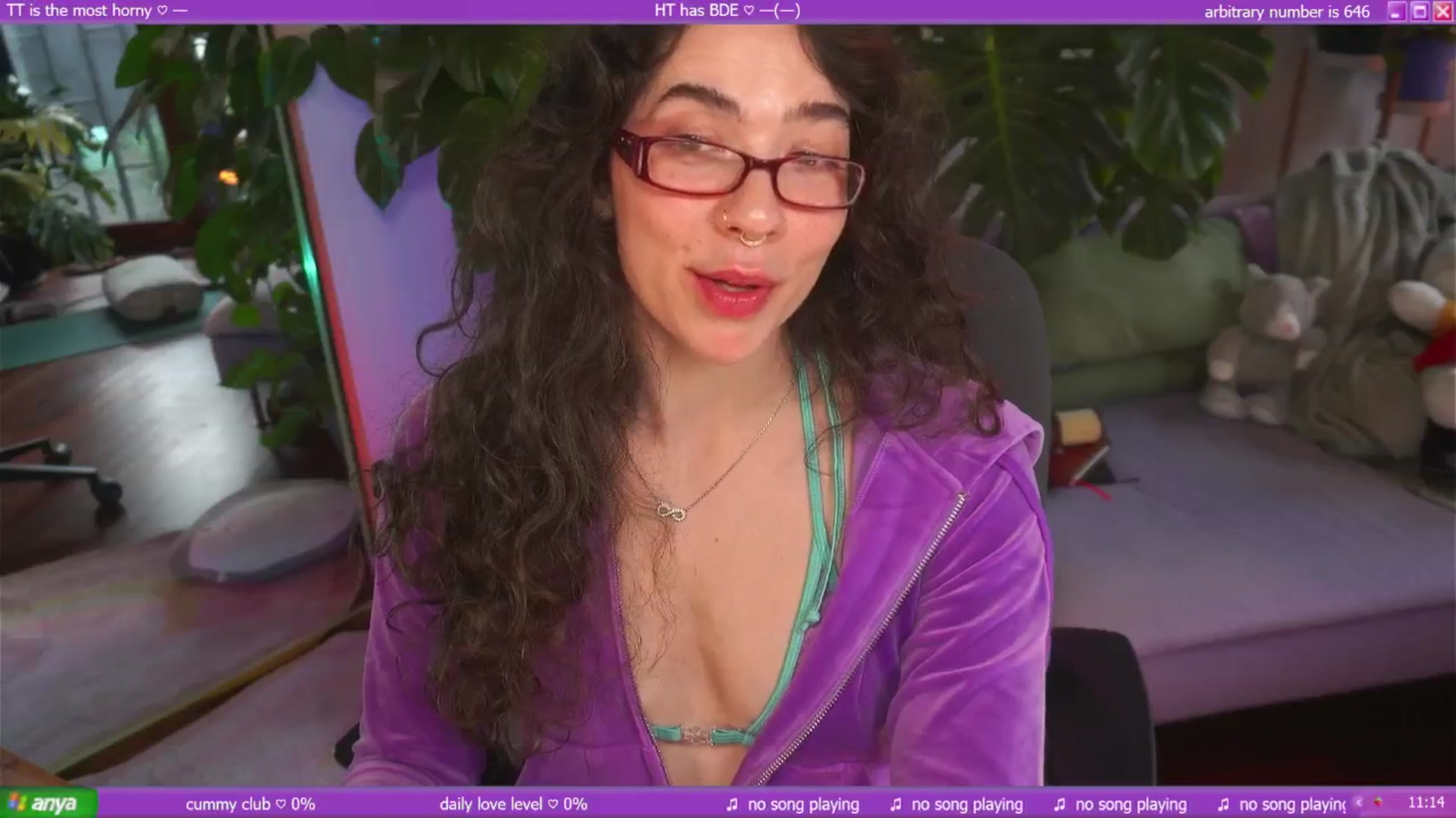 Gallery image thumbnail from afterglow's myfreecams stream on, 06/25/2025, 01:55 image 2 of 20