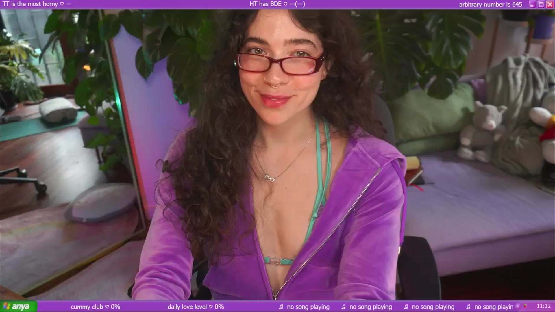 Gallery image thumbnail from afterglow's myfreecams stream on, 06/25/2025, 01:55 image 1 of 20