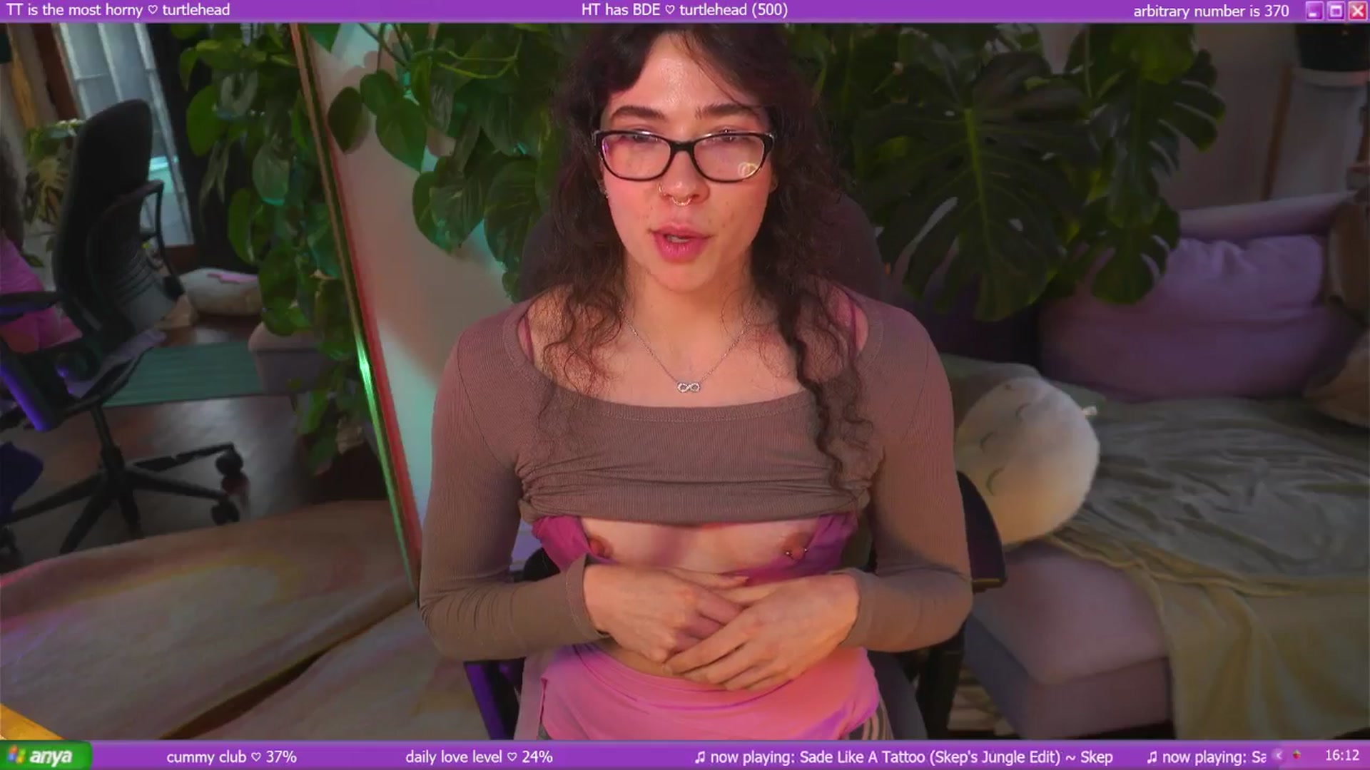 Gallery image thumbnail from afterglow's myfreecams stream on, 07/21/2025, 06:50 image 19 of 20