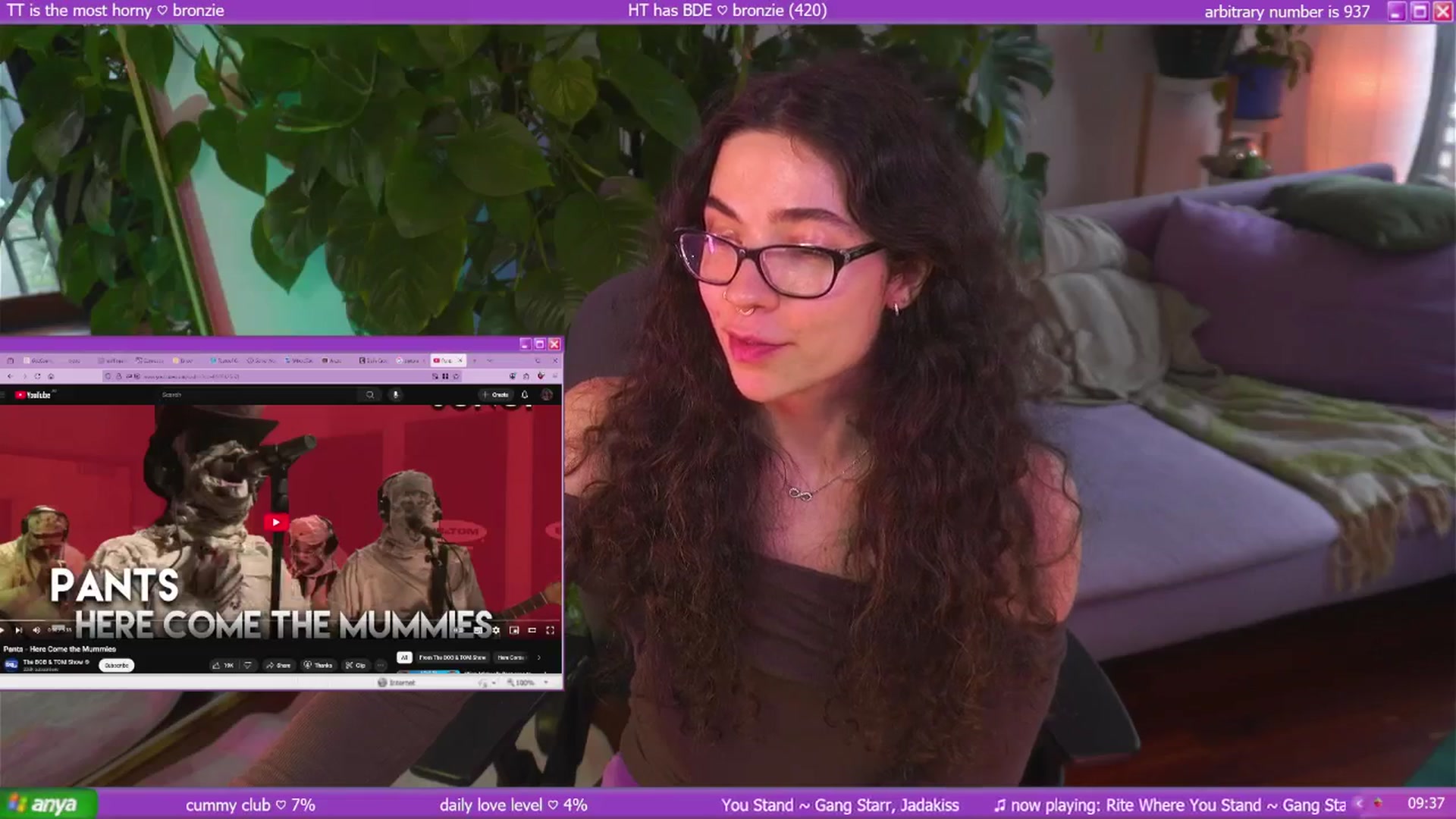 Gallery image thumbnail from afterglow's myfreecams stream on, 08/29/2025, 24:03 image 6 of 20