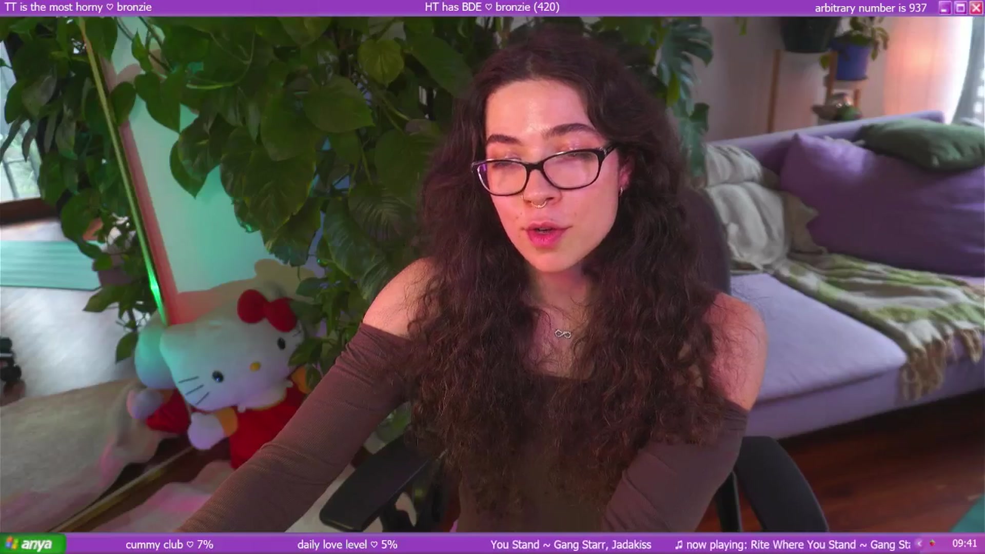 Gallery image thumbnail from afterglow's myfreecams stream on, 08/29/2025, 24:03 image 9 of 20