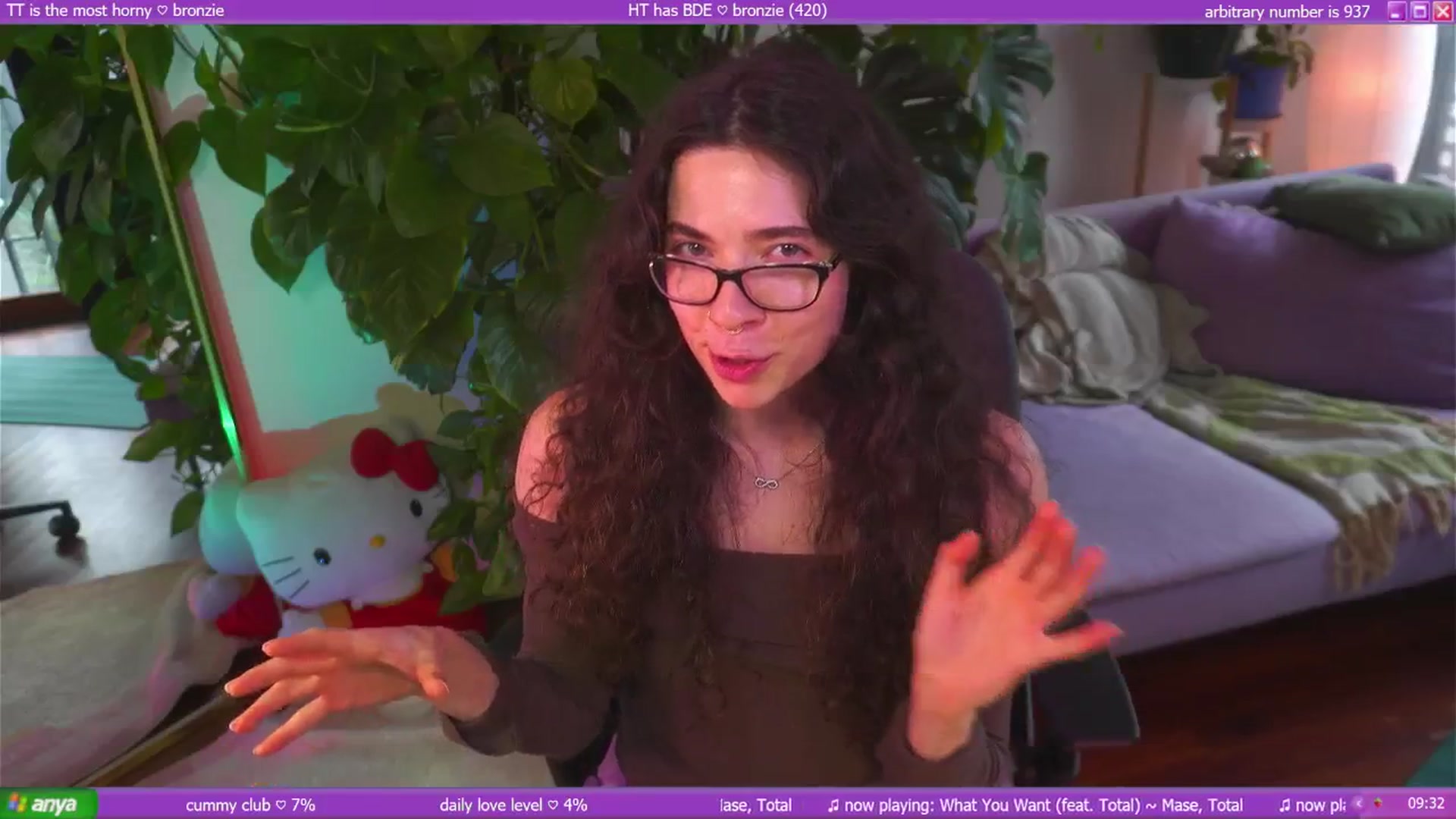 Gallery image thumbnail from afterglow's myfreecams stream on, 08/29/2025, 24:03 image 3 of 20