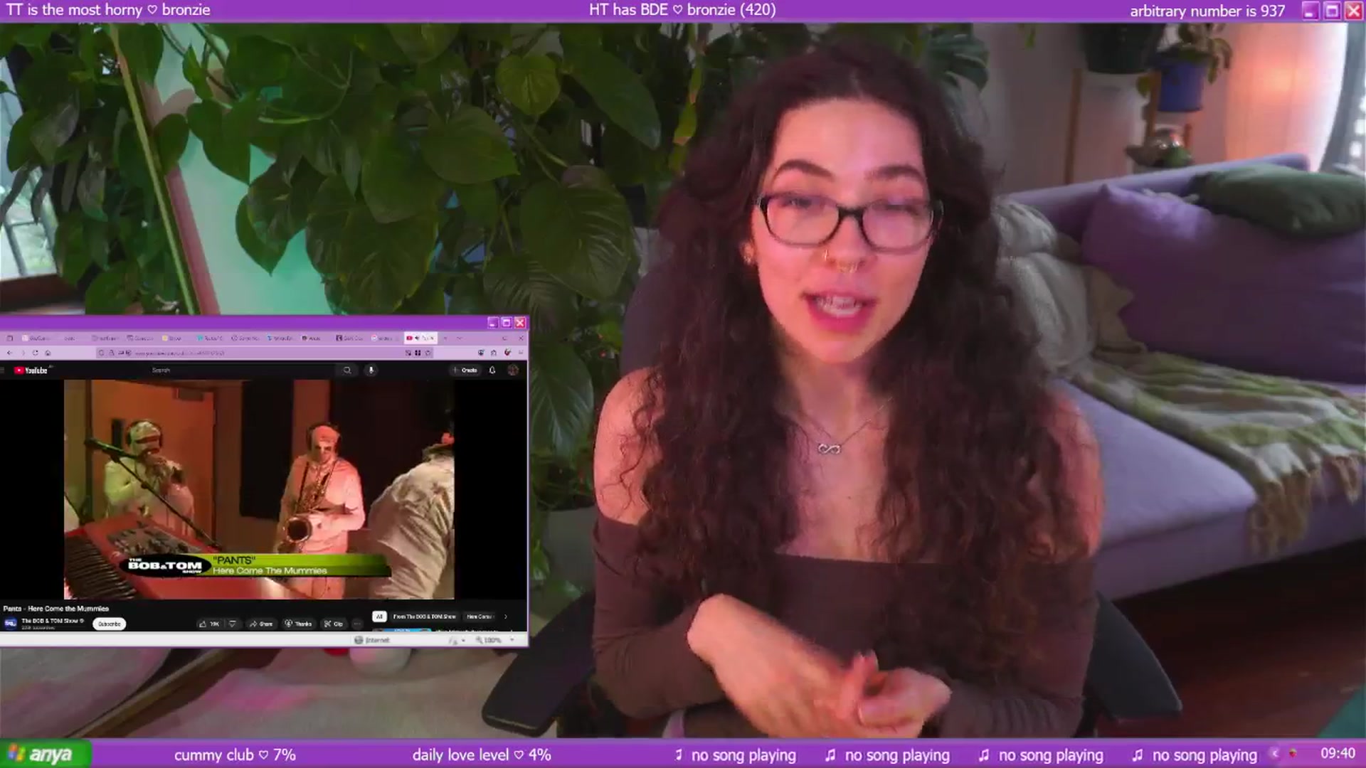 Gallery image thumbnail from afterglow's myfreecams stream on, 08/29/2025, 24:03 image 8 of 20