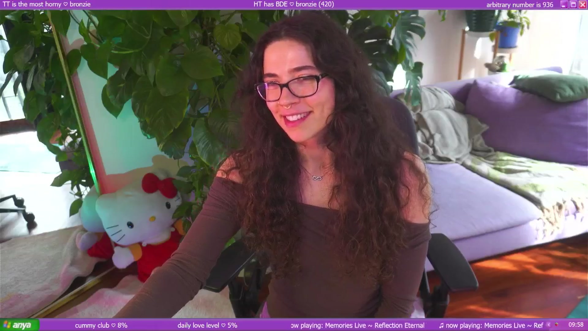 Gallery image thumbnail from afterglow's myfreecams stream on, 08/29/2025, 24:03 image 20 of 20