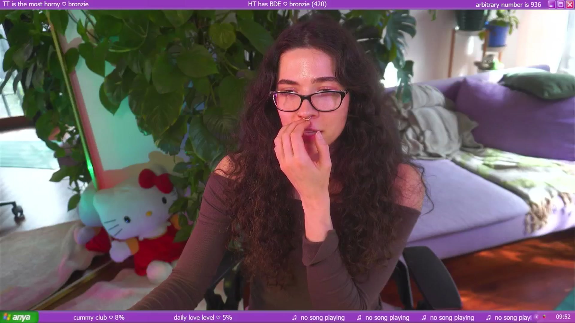 Gallery image thumbnail from afterglow's myfreecams stream on, 08/29/2025, 24:03 image 16 of 20