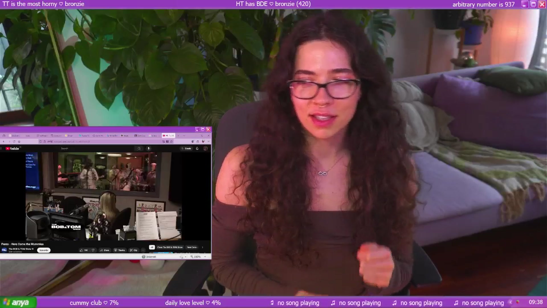 Gallery image thumbnail from afterglow's myfreecams stream on, 08/29/2025, 24:03 image 7 of 20