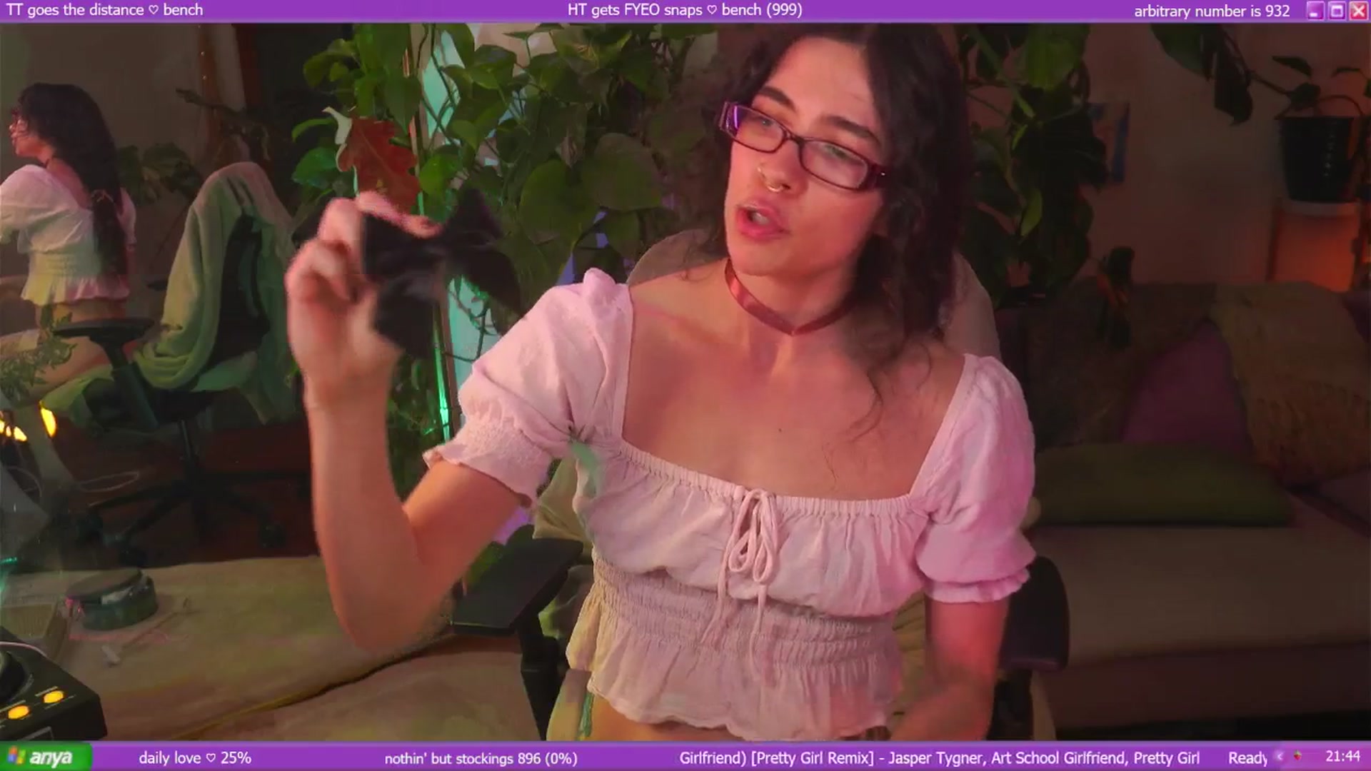 Gallery image thumbnail from afterglow's myfreecams stream on, 12/14/2025, 12:07 image 2 of 20