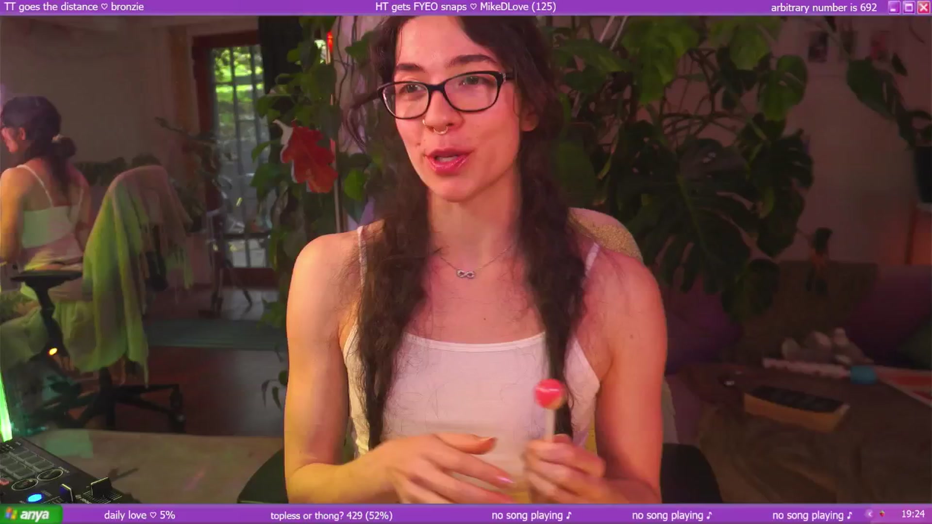 Gallery image thumbnail from afterglow's myfreecams stream on, 12/31/2025, 11:11 image 1 of 20