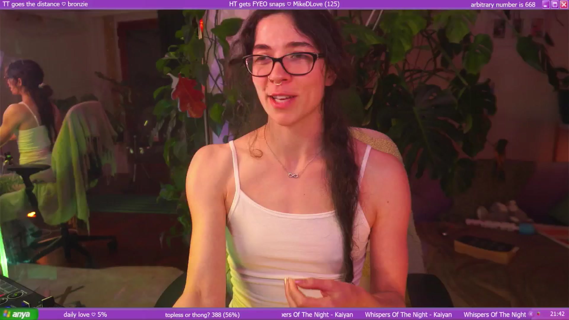 Gallery image thumbnail from afterglow's myfreecams stream on, 12/31/2025, 11:11 image 18 of 20