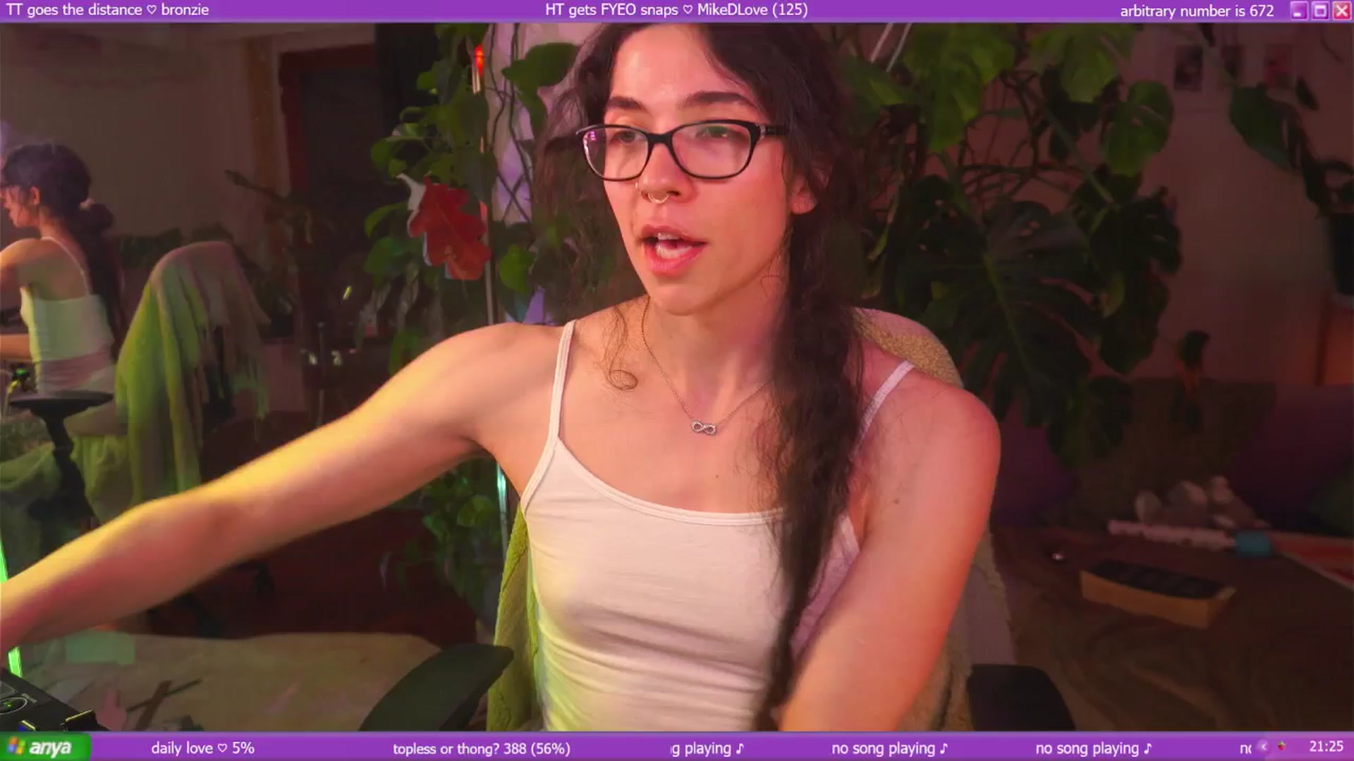 Gallery image thumbnail from afterglow's myfreecams stream on, 12/31/2025, 11:11 image 16 of 20