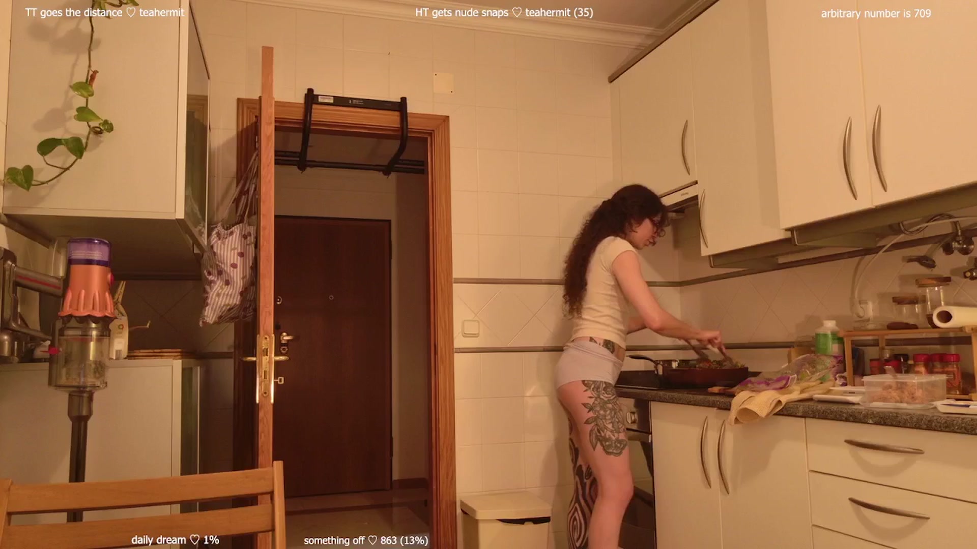Gallery image thumbnail from afterglow's myfreecams stream on, 03/23/2026, 02:45 image 1 of 20