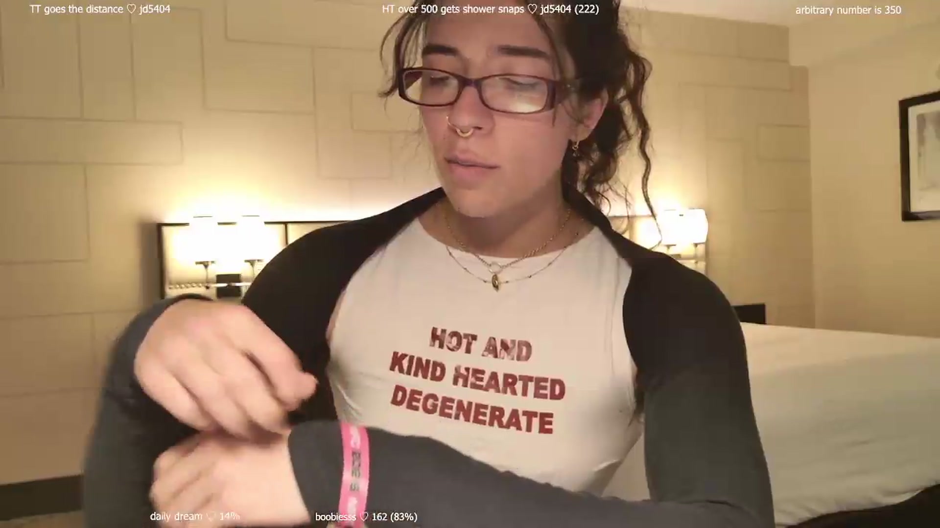 Gallery image thumbnail from afterglow's myfreecams stream on, 05/22/2026, 03:51 image 19 of 20
