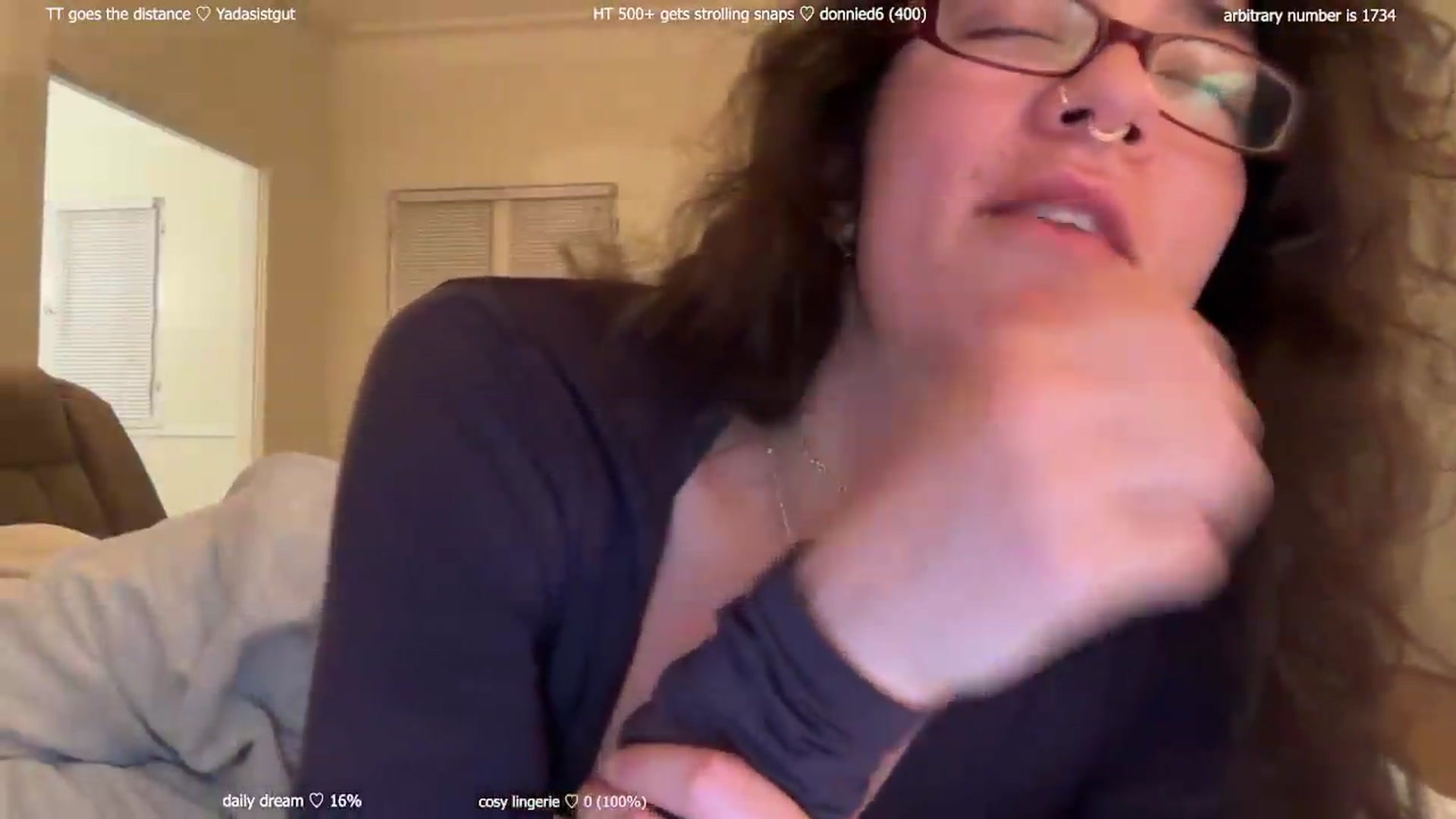Gallery image thumbnail from afterglow's myfreecams stream on, 06/03/2026, 11:15 image 2 of 20