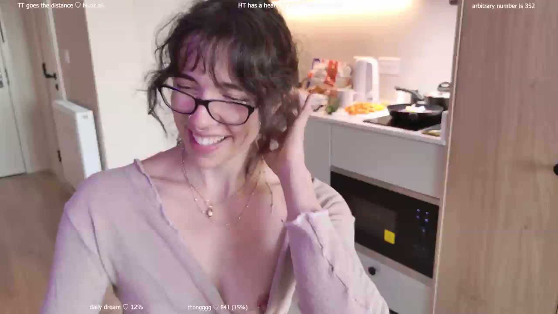 Gallery image thumbnail from afterglow's myfreecams stream on, 07/22/2026, 07:46 image 9 of 20