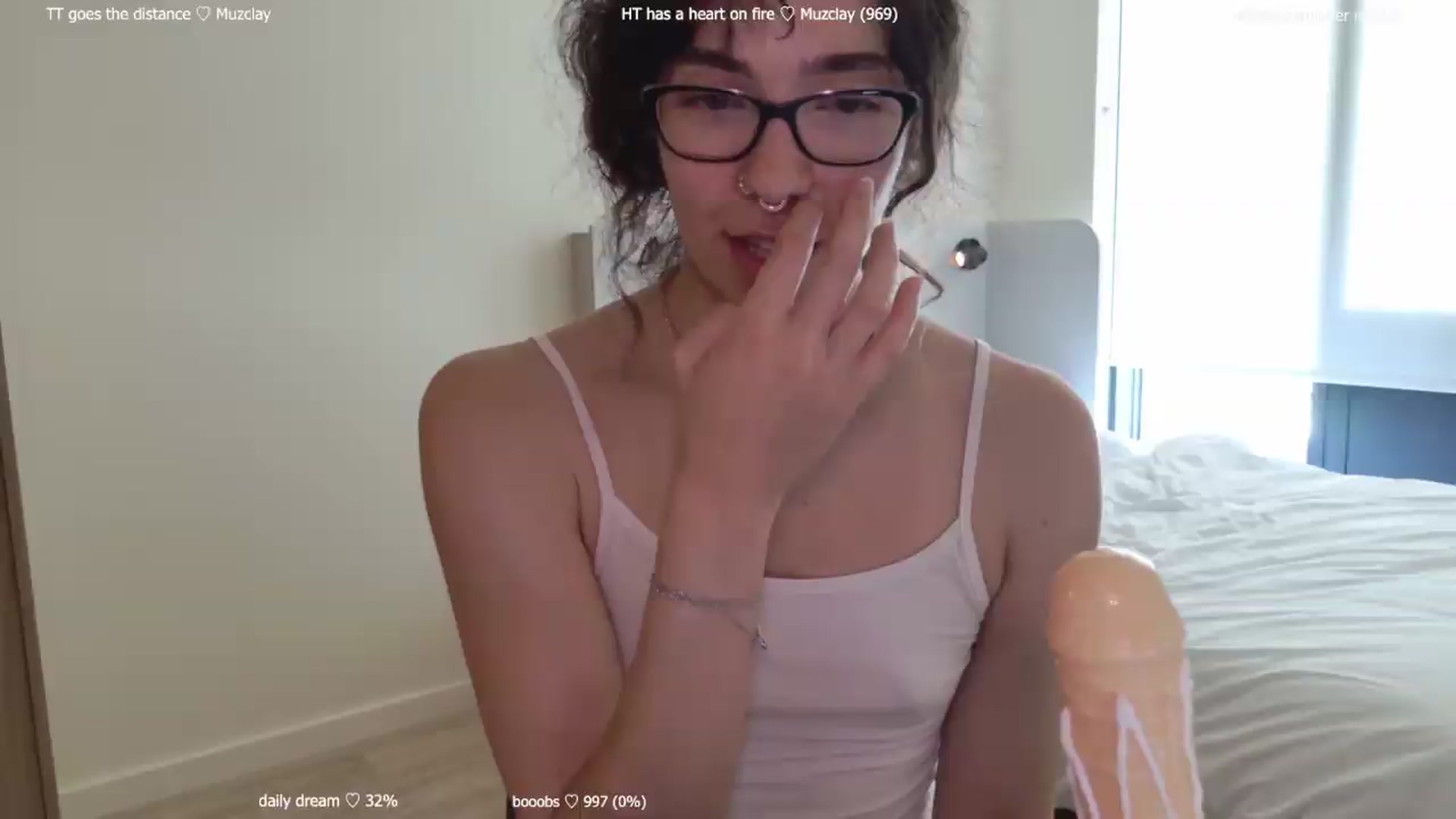 Gallery image thumbnail from afterglow's myfreecams stream on, 07/28/2026, 12:14 image 3 of 20