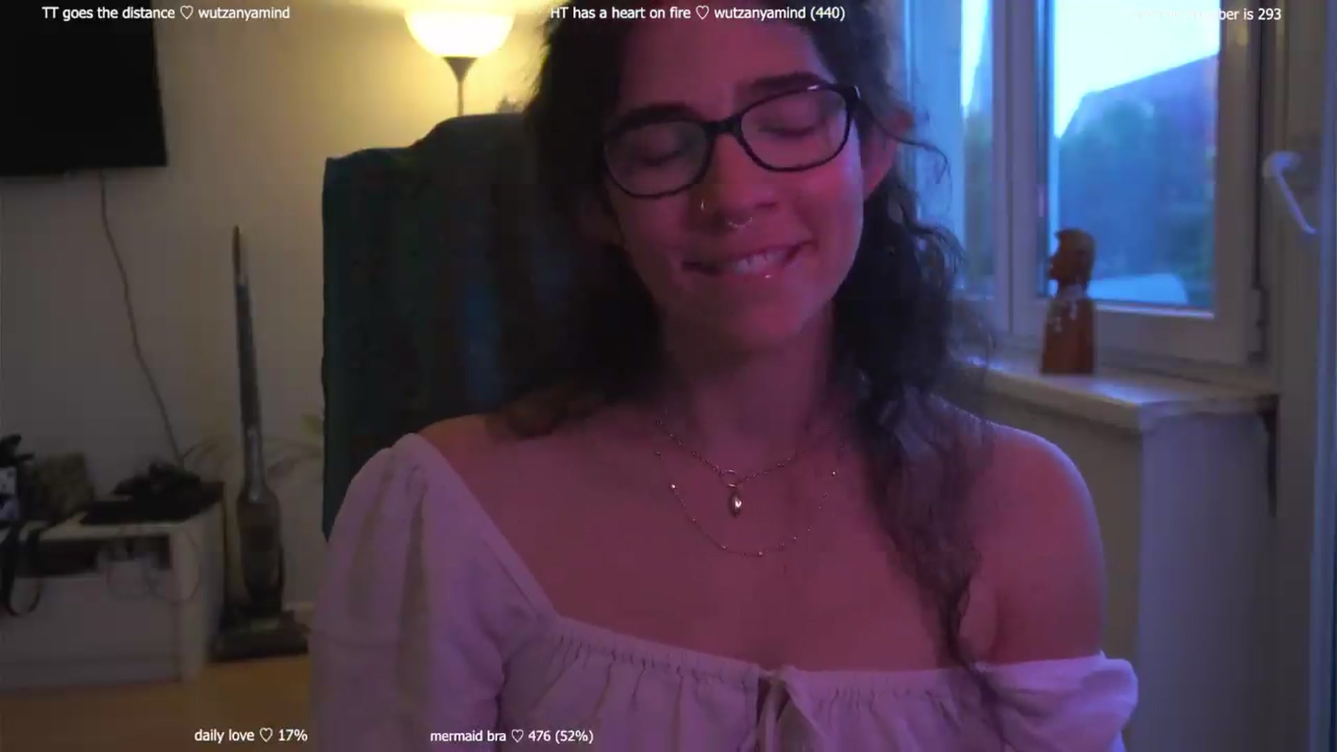 Gallery image thumbnail from afterglow's myfreecams stream on, 08/21/2026, 04:19 image 19 of 20