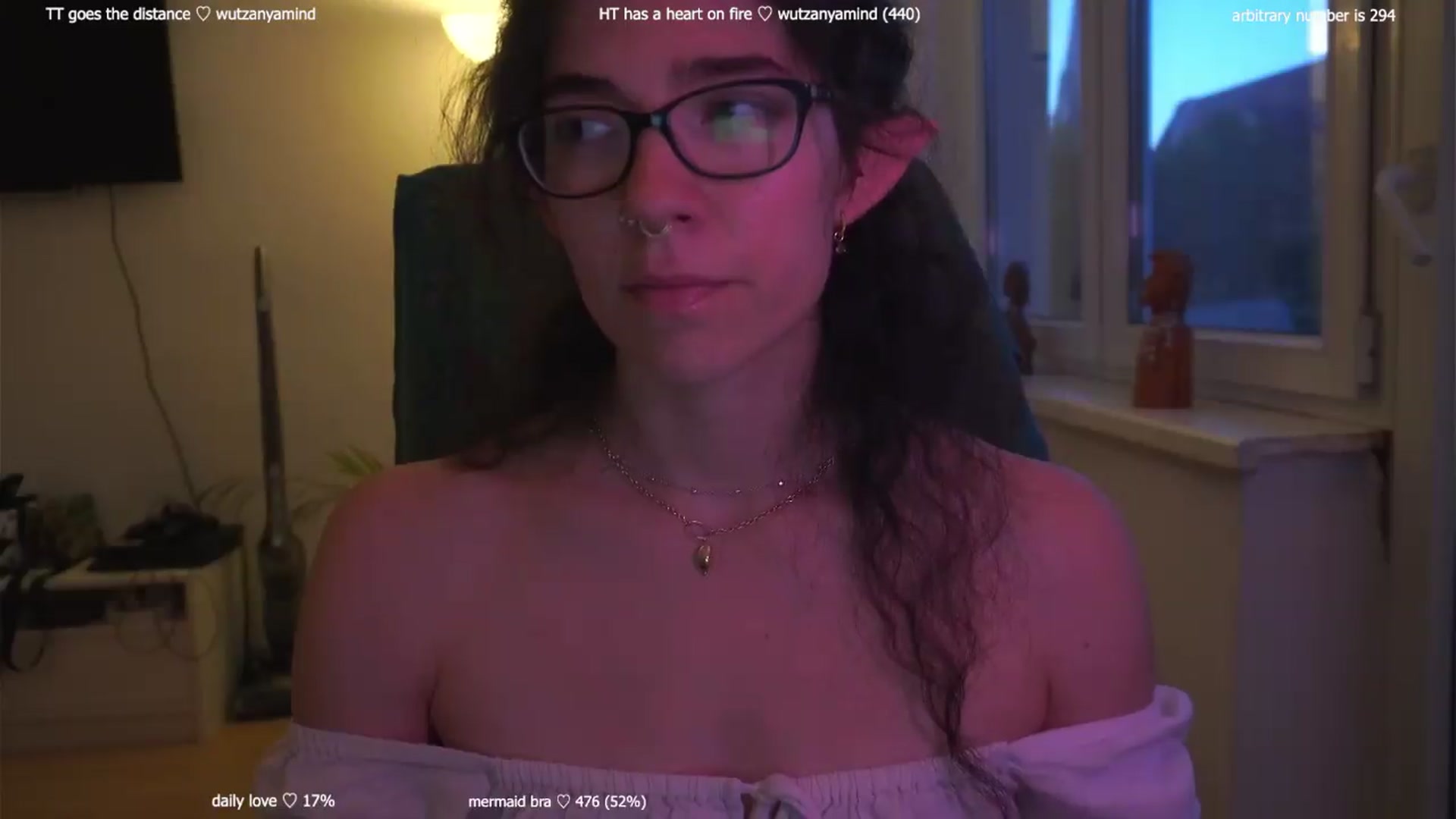 Gallery image thumbnail from afterglow's myfreecams stream on, 08/21/2026, 04:19 image 18 of 20