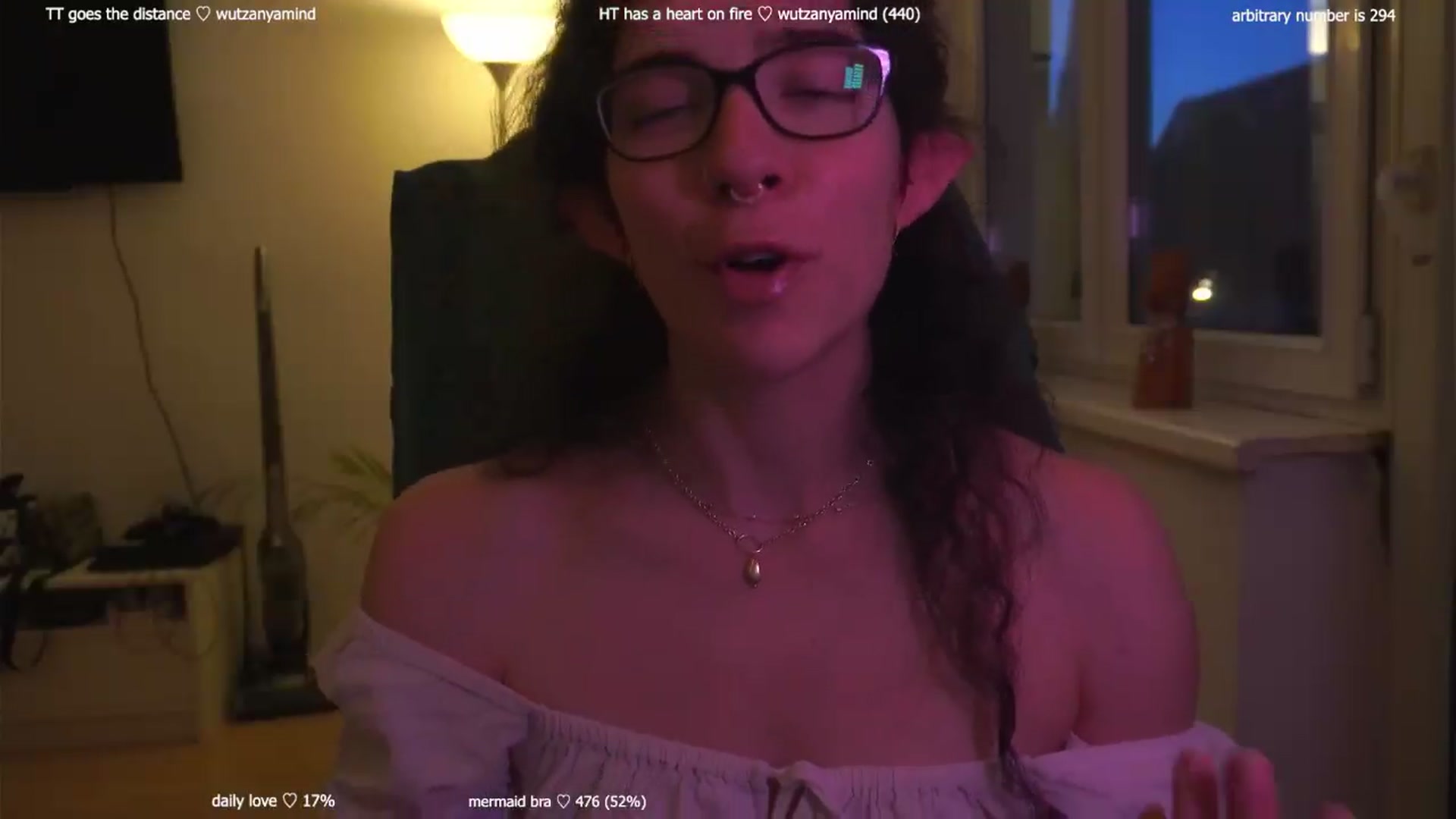 Gallery image thumbnail from afterglow's myfreecams stream on, 08/21/2026, 04:19 image 17 of 20