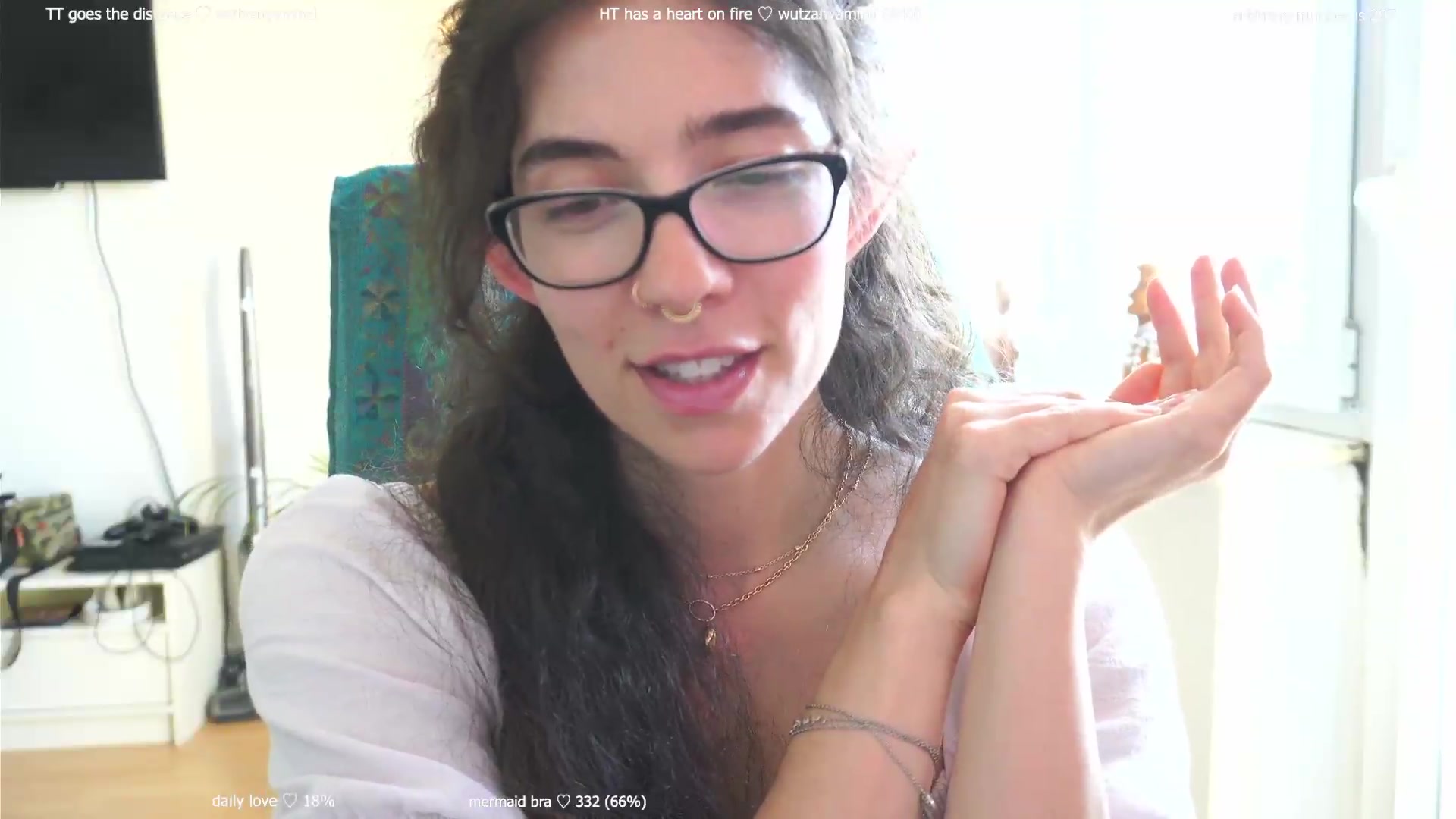 Gallery image thumbnail from afterglow's myfreecams stream on, 08/21/2026, 07:05 image 13 of 20