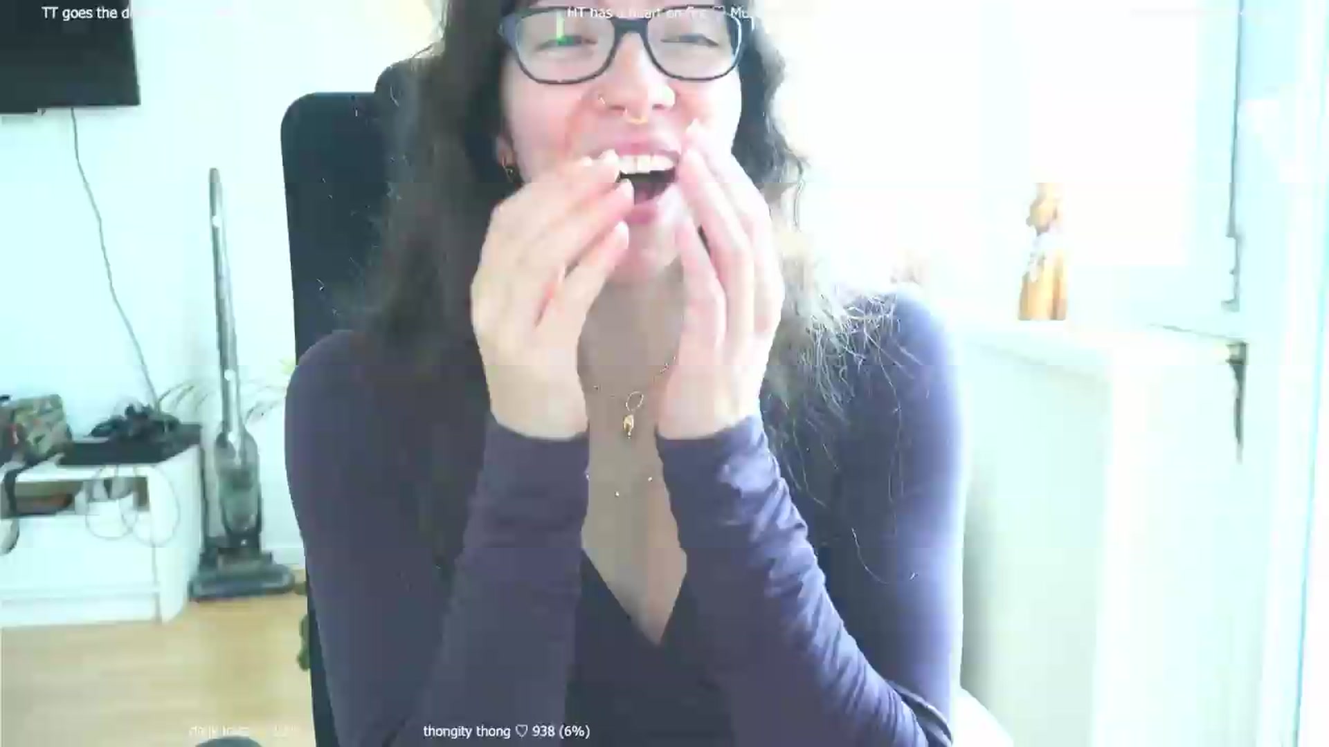 Gallery image thumbnail from afterglow's myfreecams stream on, 08/22/2026, 08:36 image 9 of 20