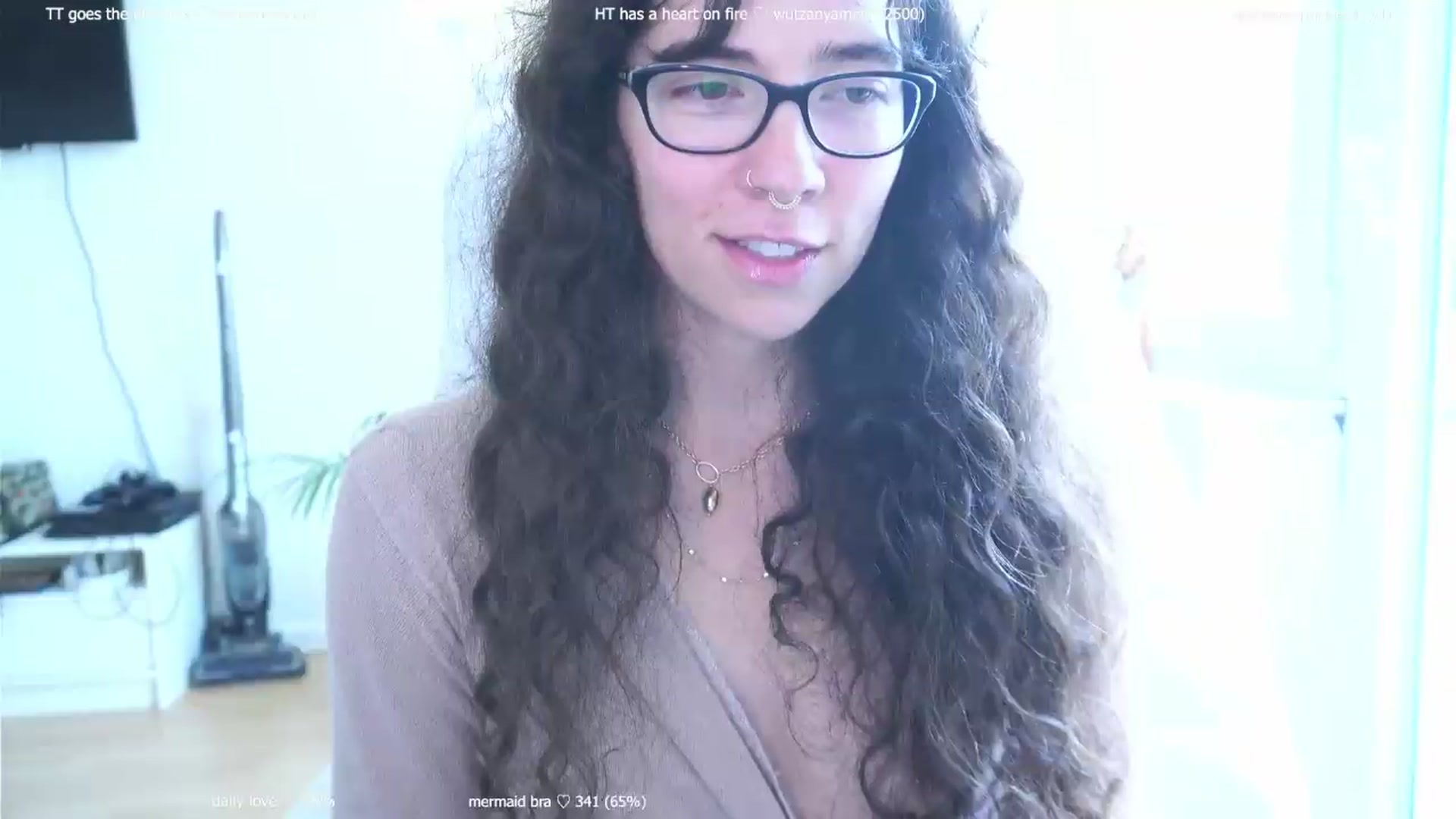 Gallery image thumbnail from afterglow's myfreecams stream on, 08/24/2026, 06:53 image 15 of 20
