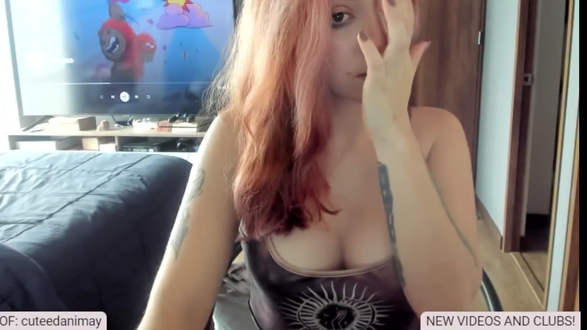 Gallery image thumbnail from aka_dani's myfreecams stream on, 01/08/2025, 17:47 image 13 of 20