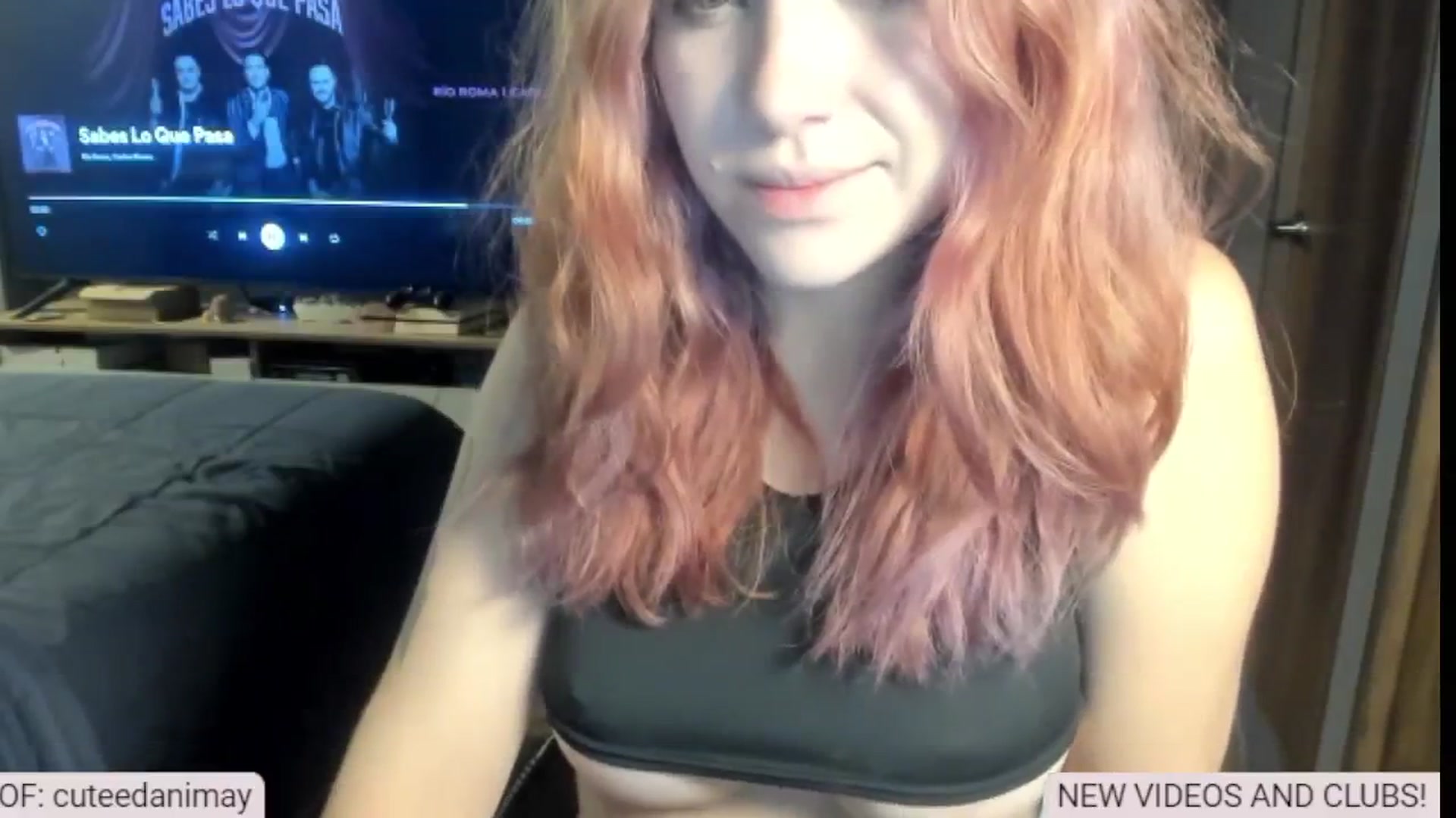 Gallery image thumbnail from aka_dani's myfreecams stream on, 01/09/2025, 01:30 image 19 of 20