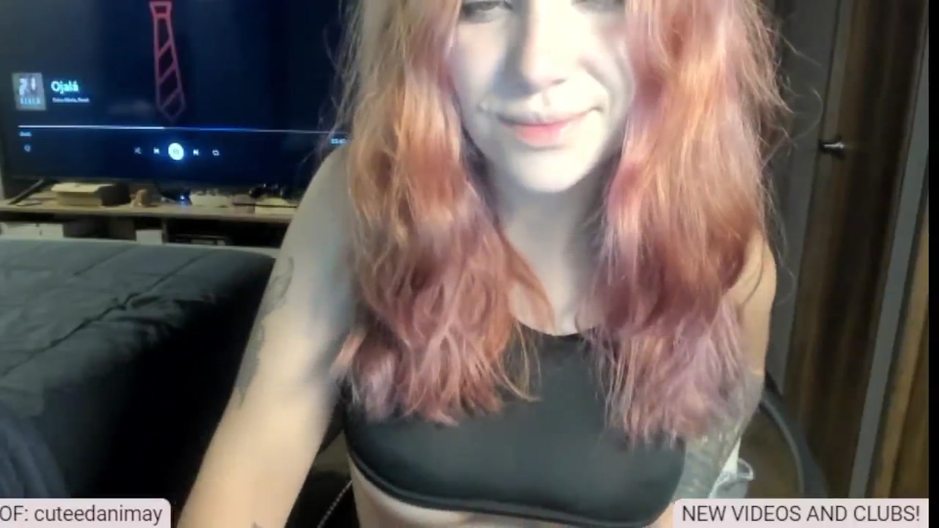 Gallery image thumbnail from aka_dani's myfreecams stream on, 01/09/2025, 01:30 image 15 of 20