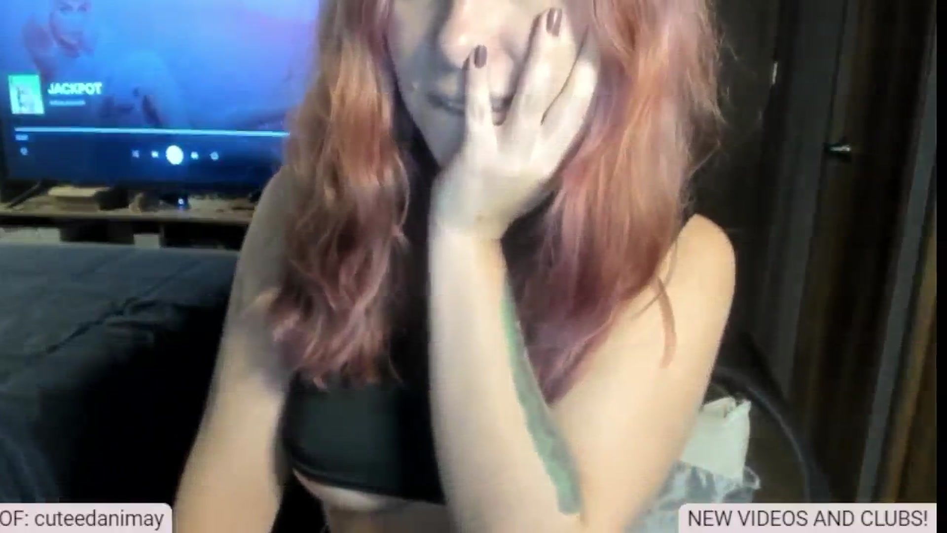 Gallery image thumbnail from aka_dani's myfreecams stream on, 01/09/2025, 01:30 image 14 of 20