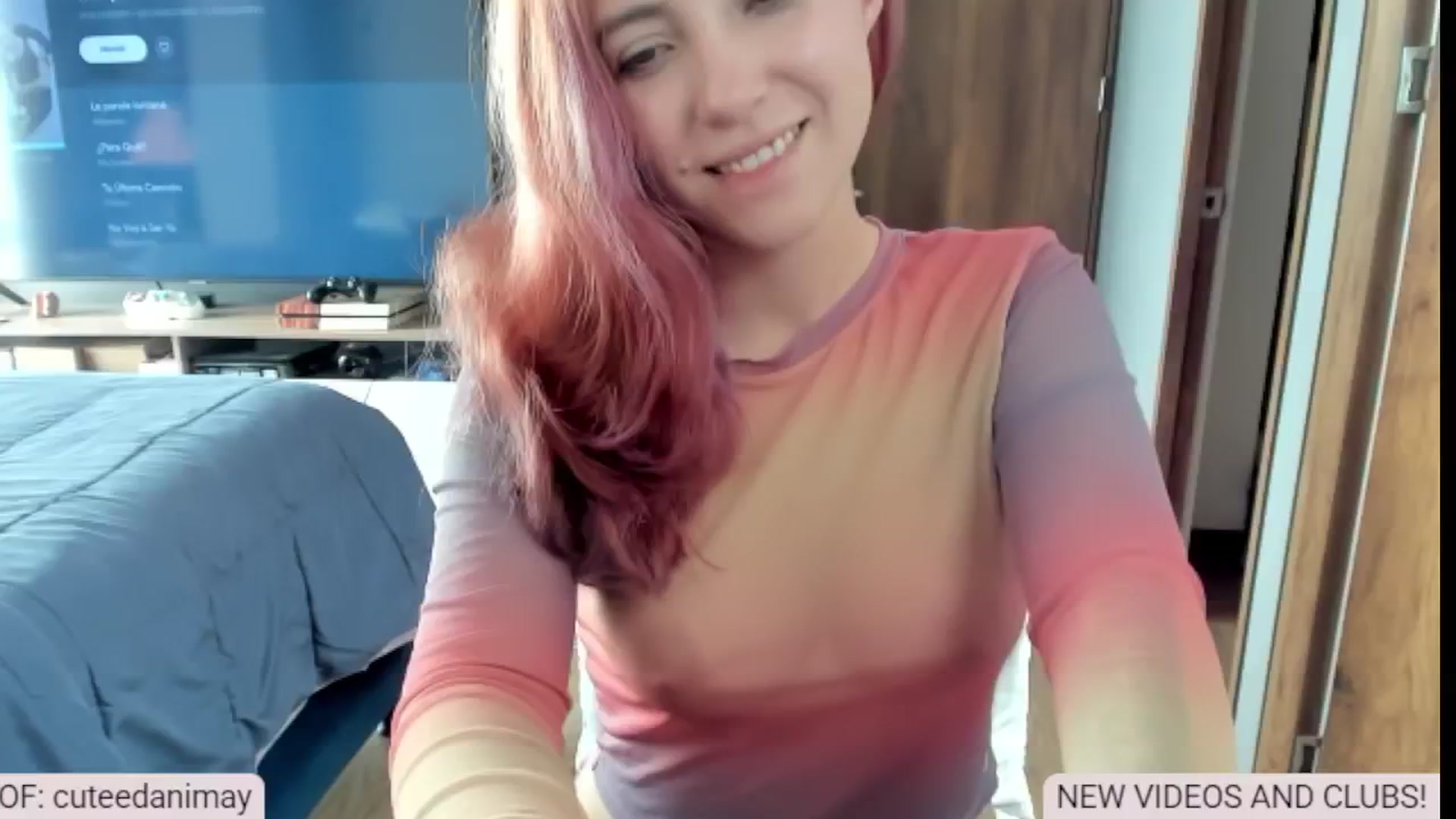 Gallery image thumbnail from aka_dani's myfreecams stream on, 01/13/2025, 18:59 image 15 of 20