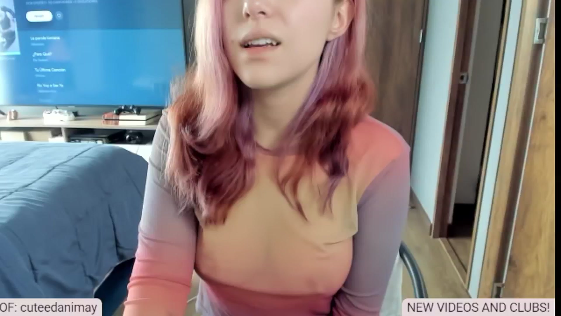 Gallery image thumbnail from aka_dani's myfreecams stream on, 01/13/2025, 18:59 image 7 of 20