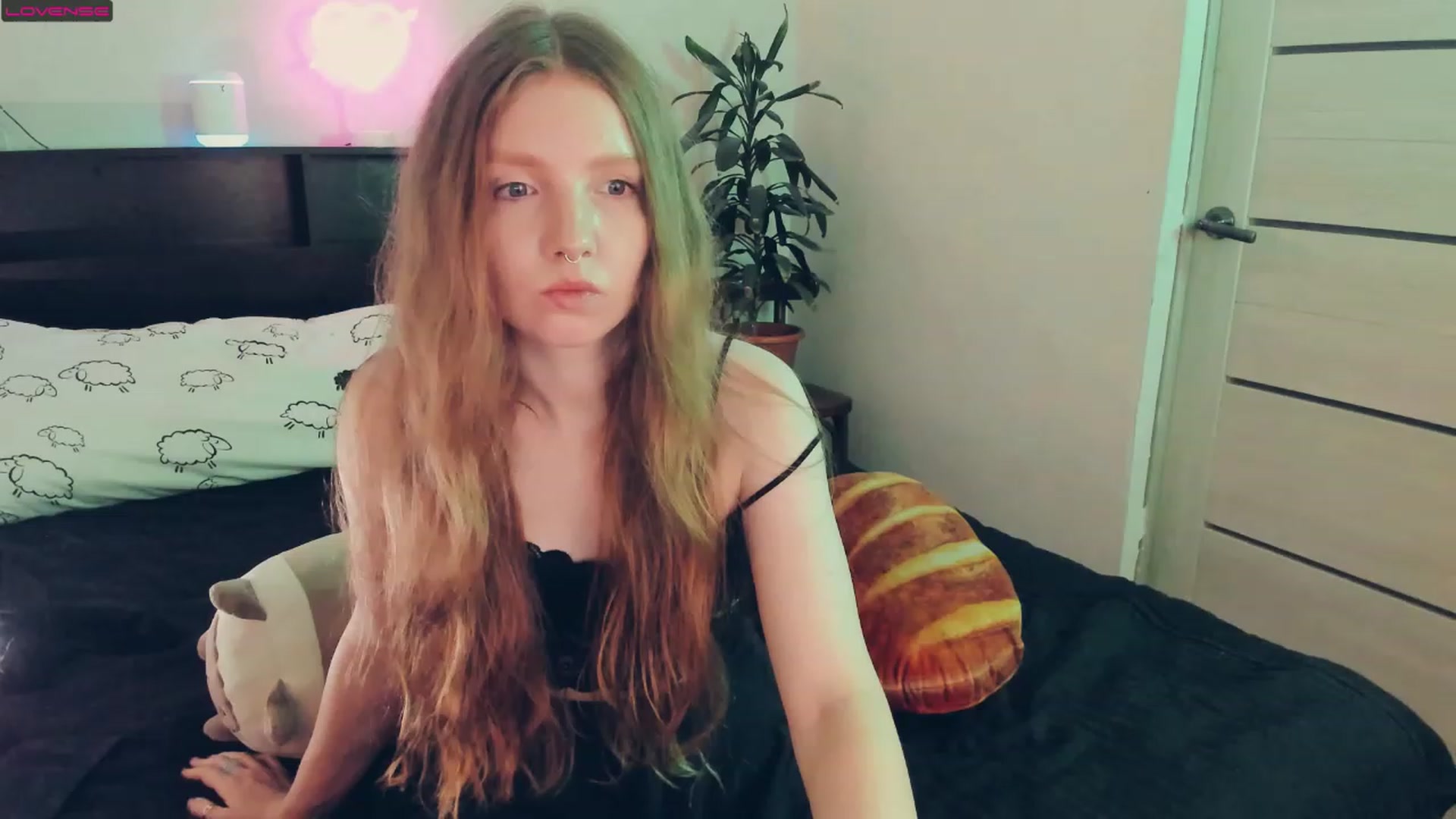 Gallery image thumbnail from al_ma's myfreecams stream on, 08/12/2023, 17:56 image 7 of 20
