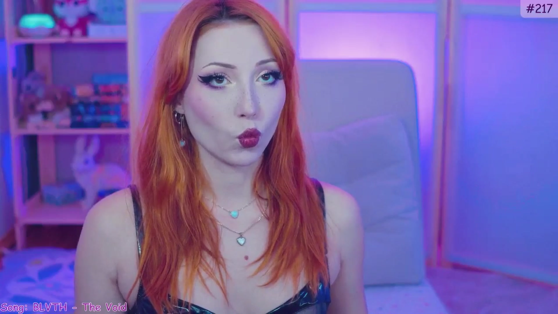 Gallery image thumbnail from alcoBirthday's myfreecams stream on, 10/06/2024, 07:43 image 10 of 20