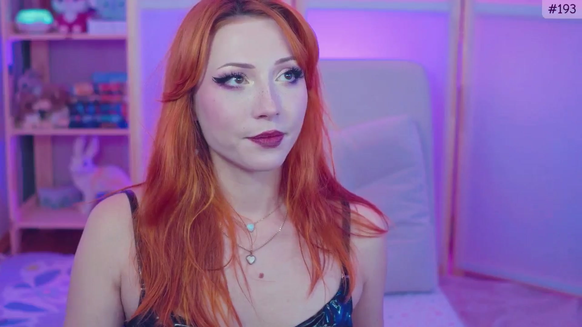 Gallery image thumbnail from alcoBirthday's myfreecams stream on, 10/06/2024, 11:42 image 18 of 20