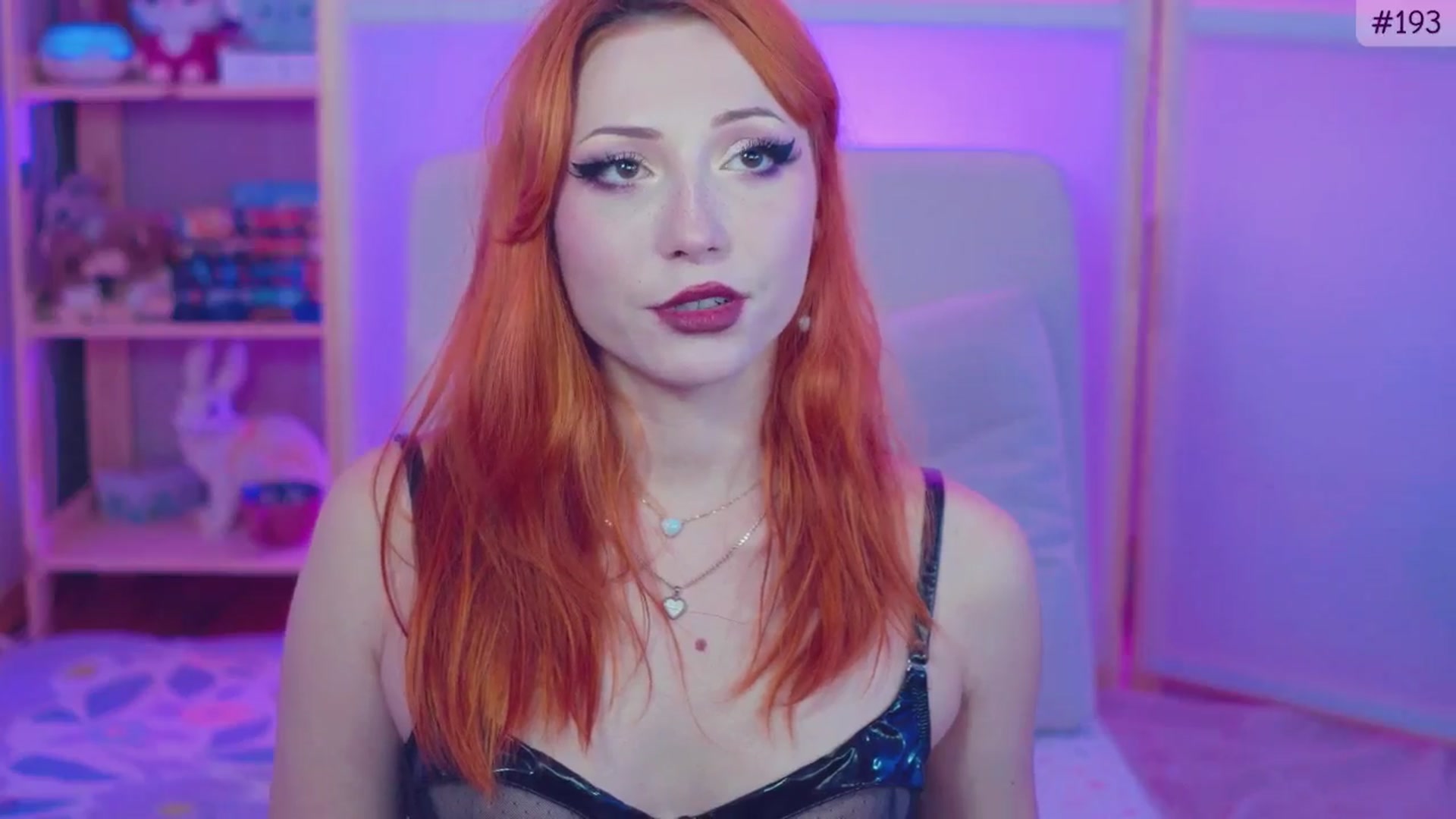 Gallery image thumbnail from alcoBirthday's myfreecams stream on, 10/06/2024, 11:42 image 17 of 20