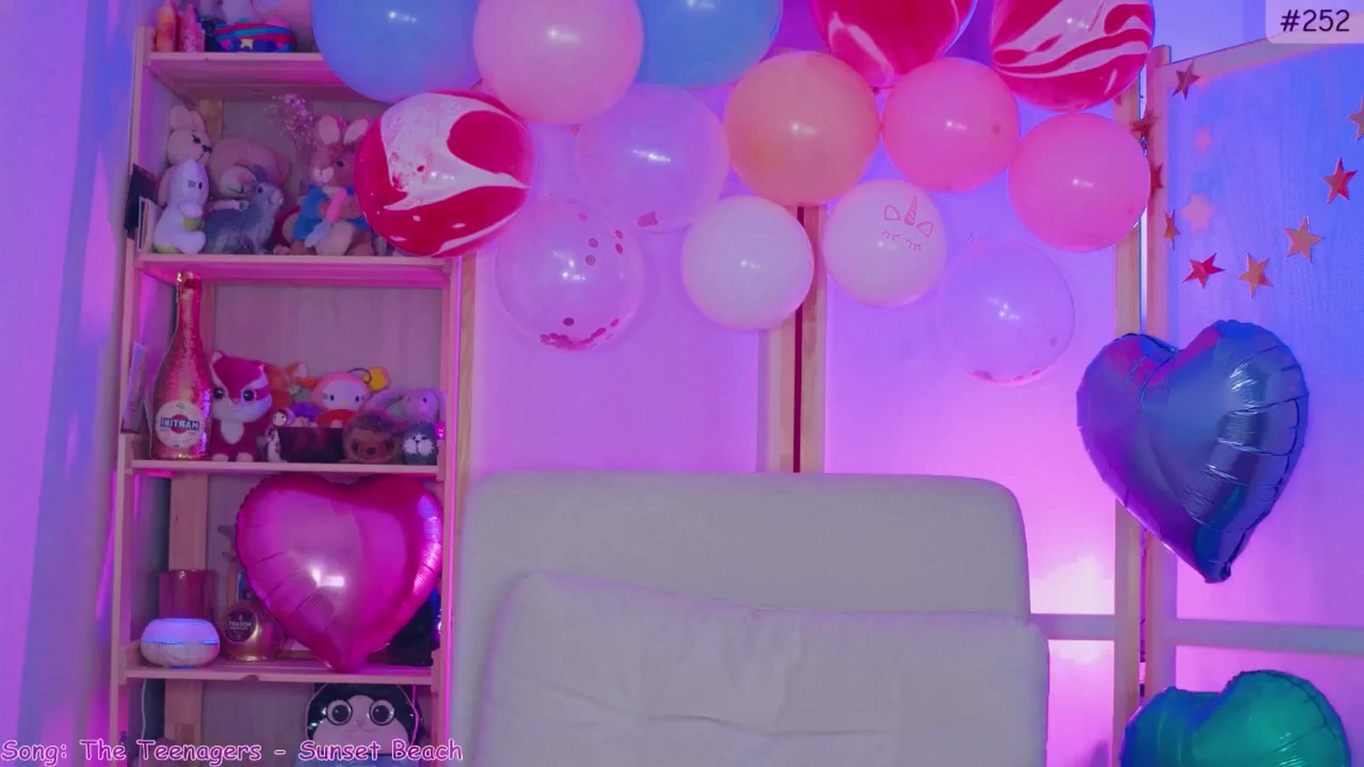 Gallery image thumbnail from alcoBirthday's myfreecams stream on, 10/10/2024, 09:17 image 20 of 20