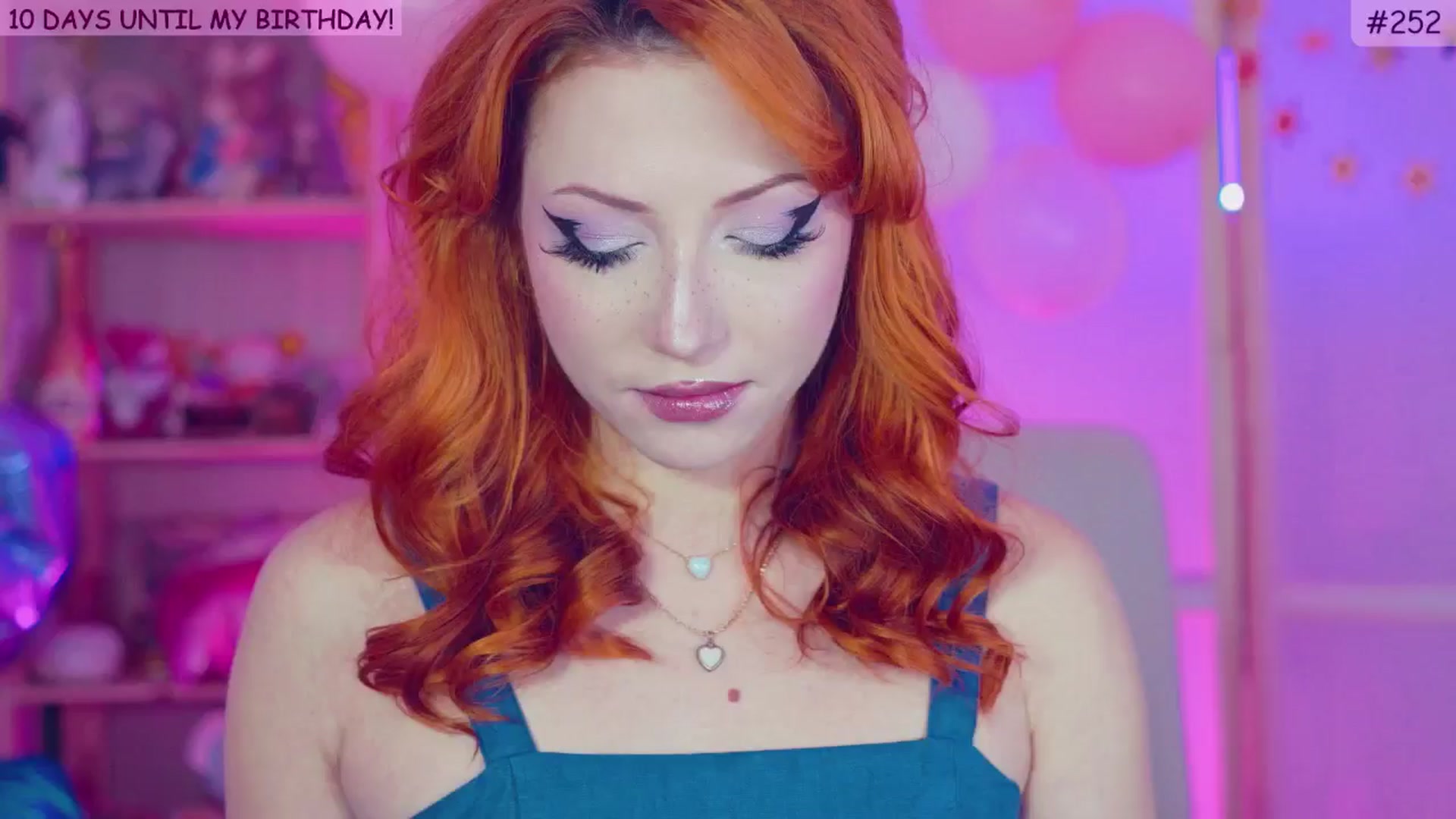 Gallery image thumbnail from alcoBirthday's myfreecams stream on, 10/14/2024, 06:22 image 7 of 20