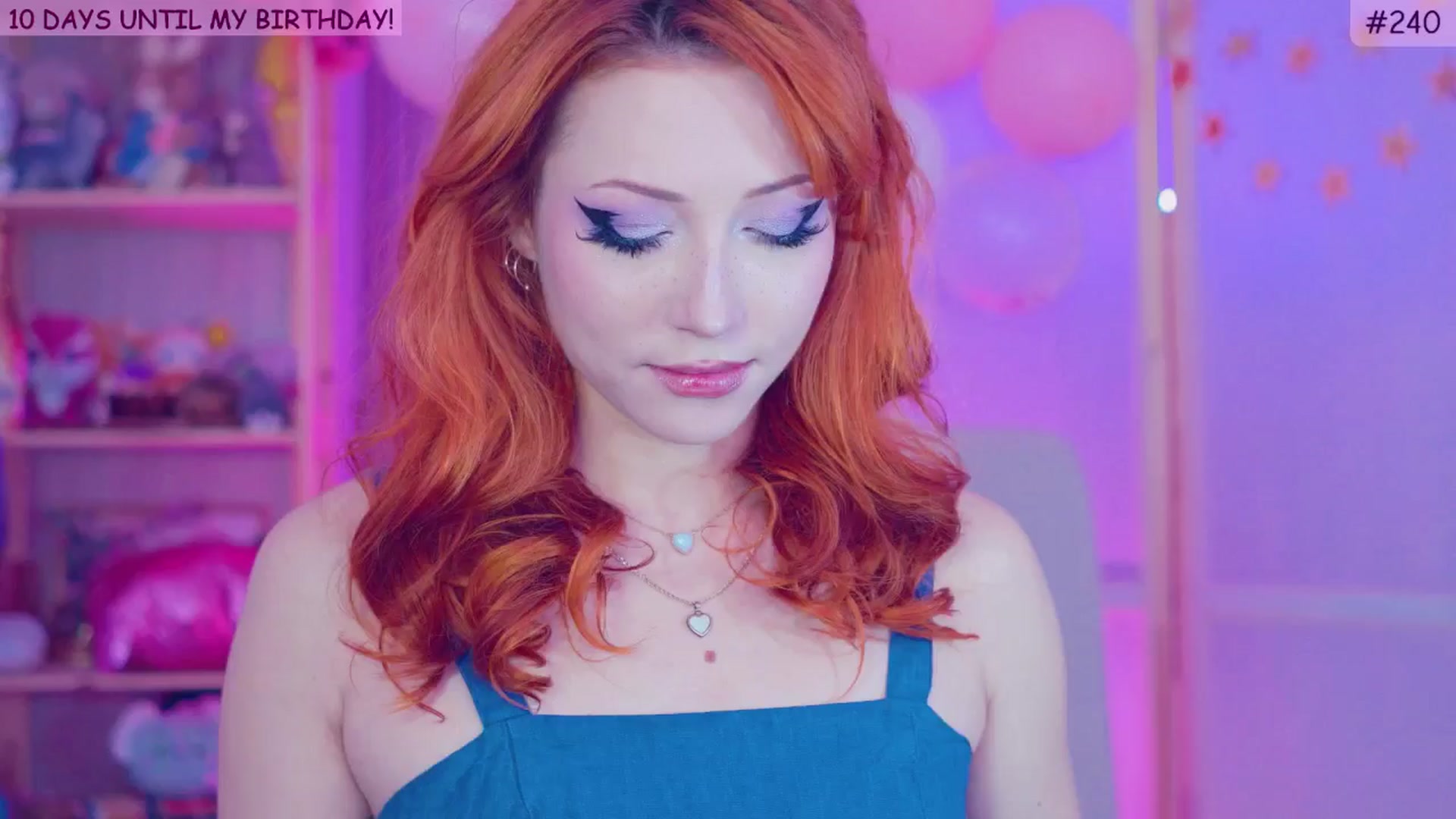Gallery image thumbnail from alcoBirthday's myfreecams stream on, 10/14/2024, 10:25 image 10 of 20